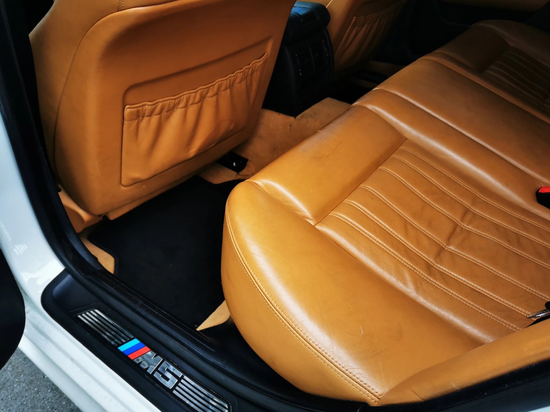 BMW M5-image-25