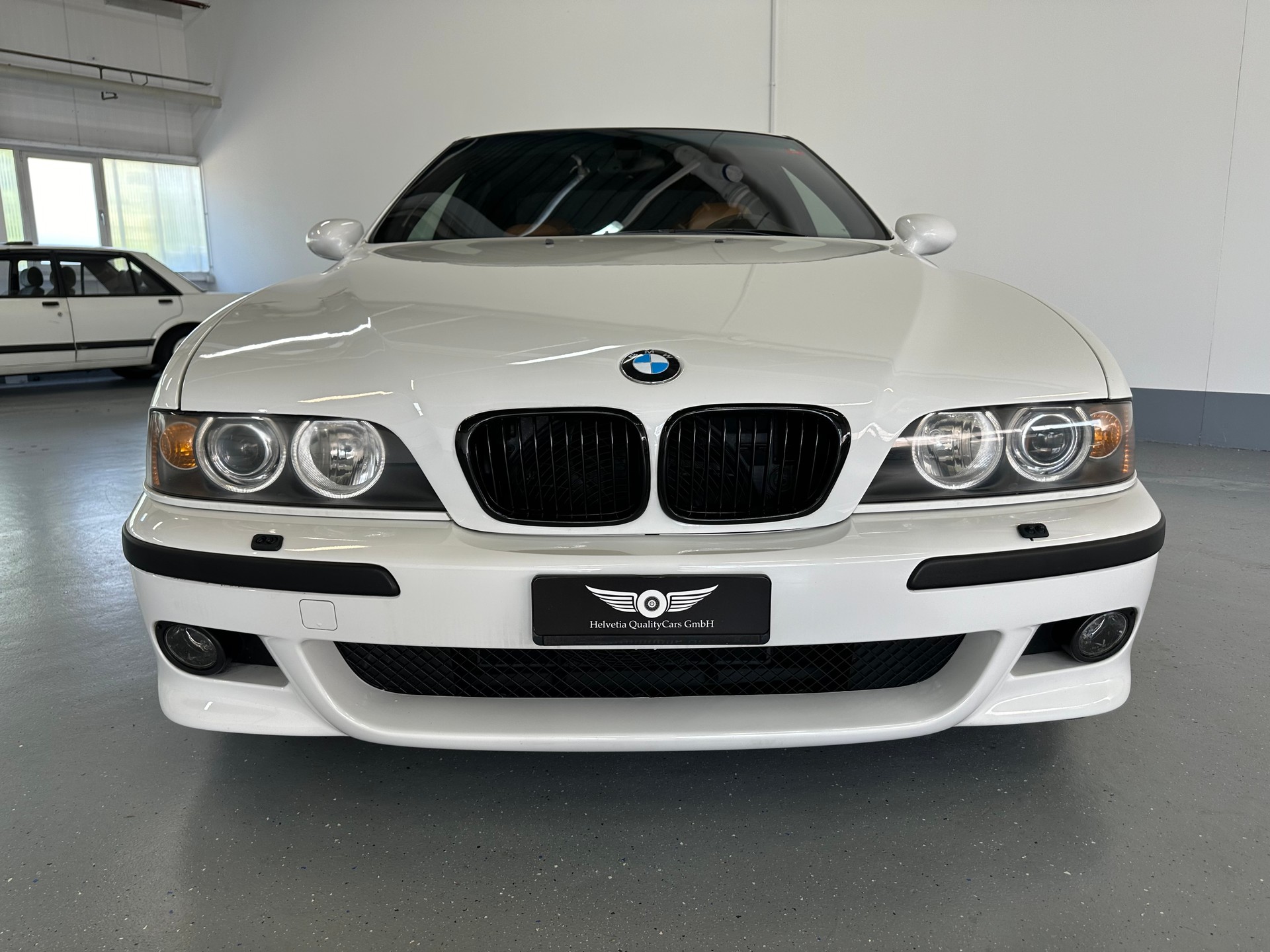 BMW M5-image-4