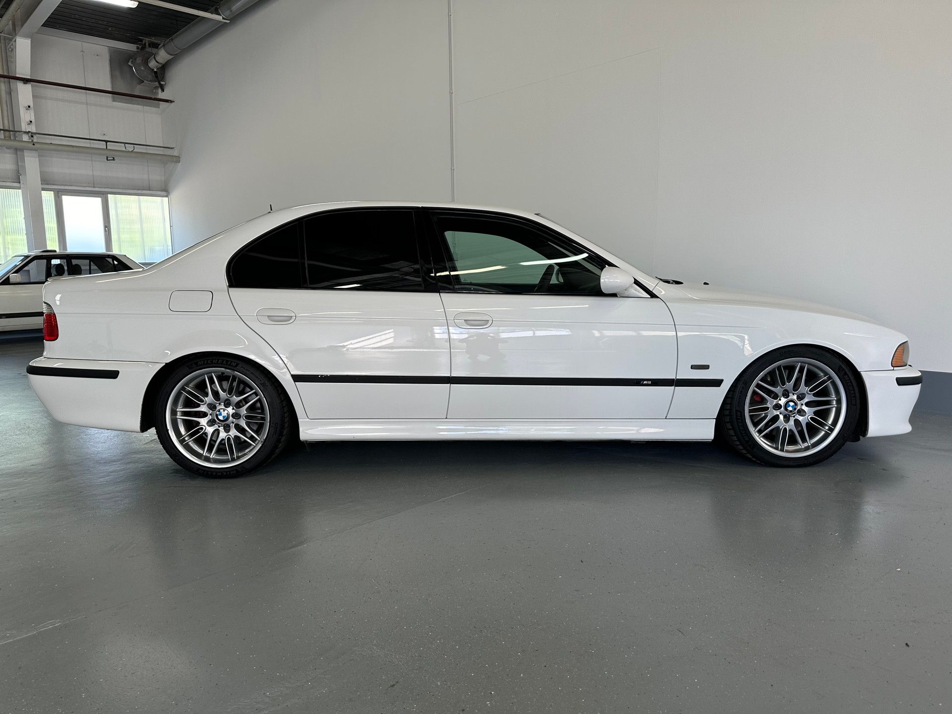 BMW M5-image-15