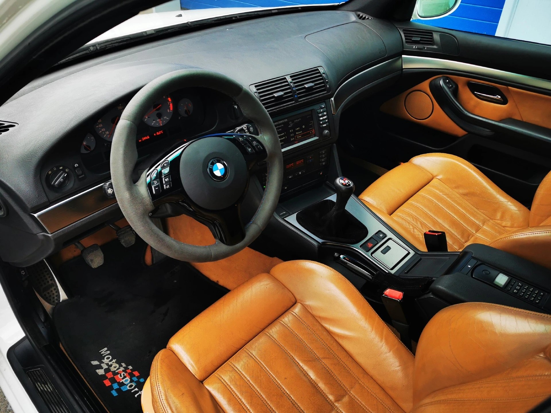 BMW M5-image-18