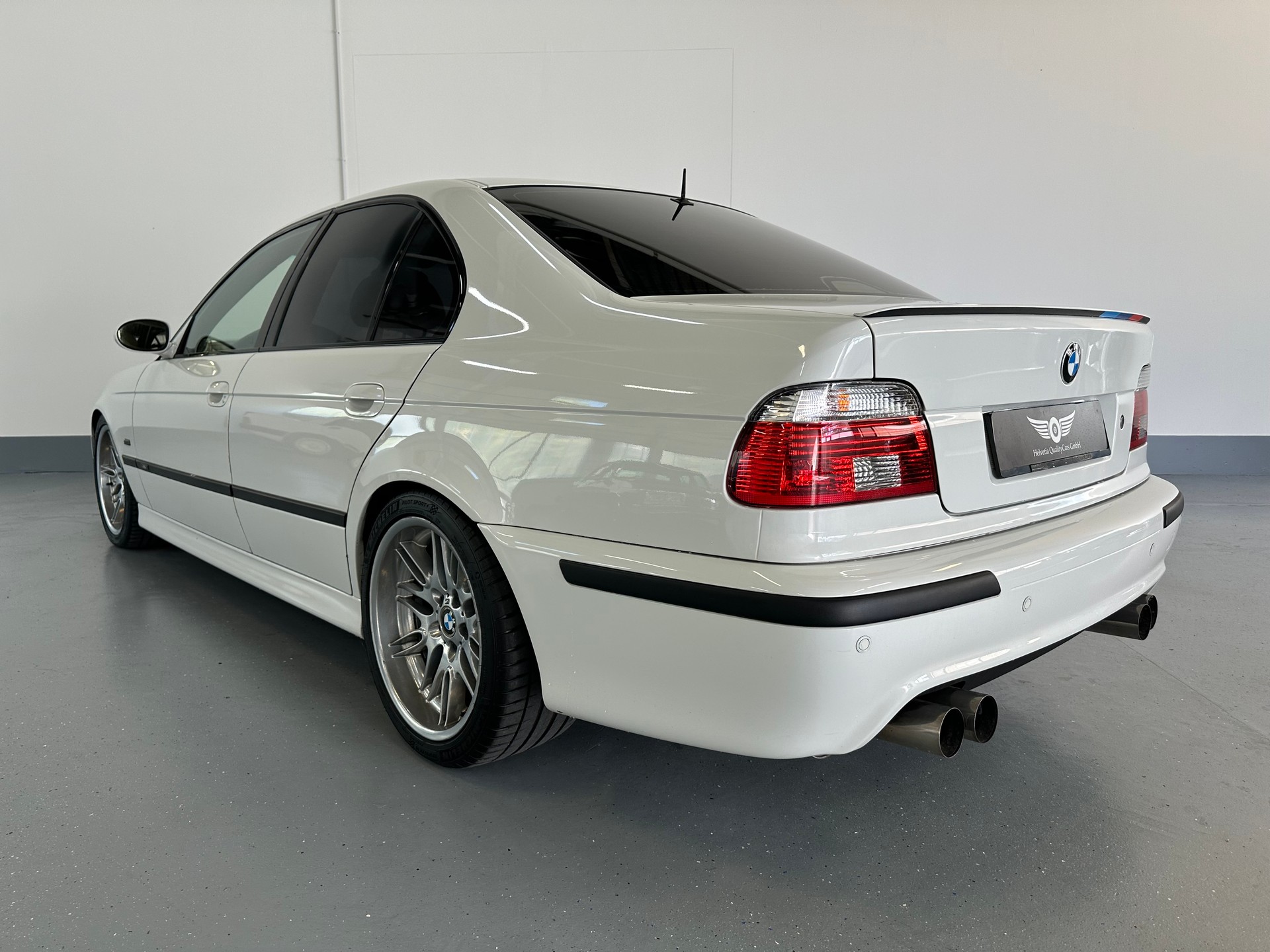 BMW M5-image-6