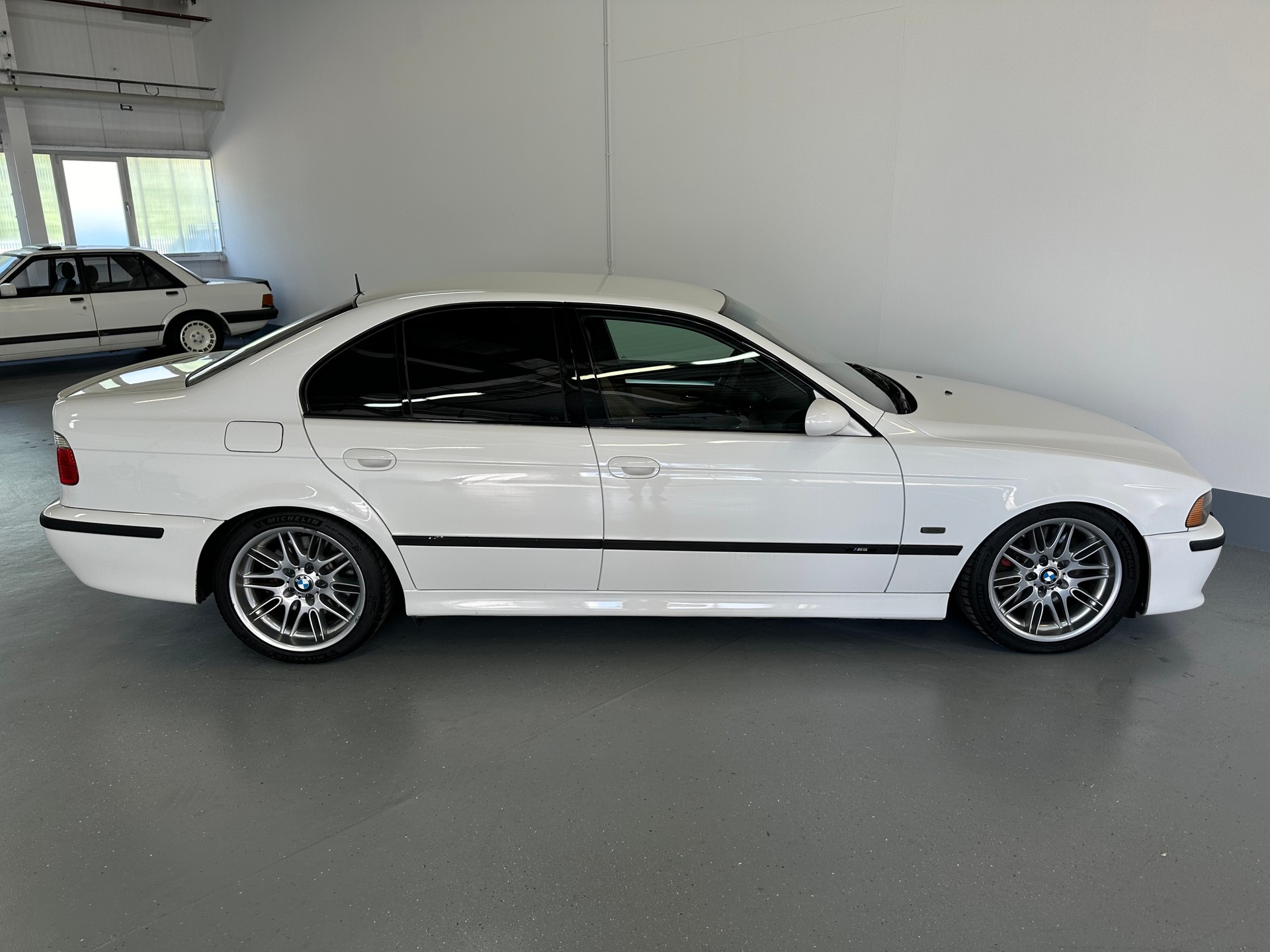 BMW M5-image-14
