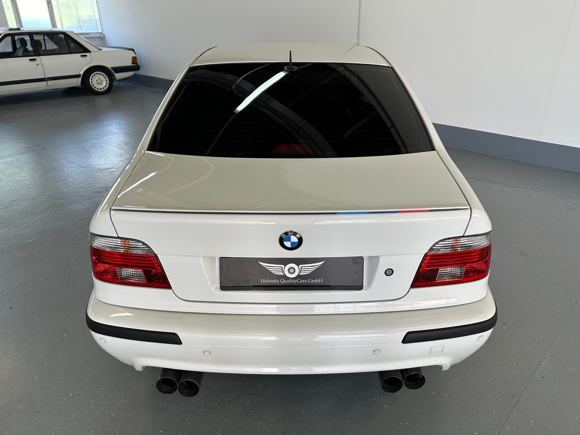 BMW M5-image-13