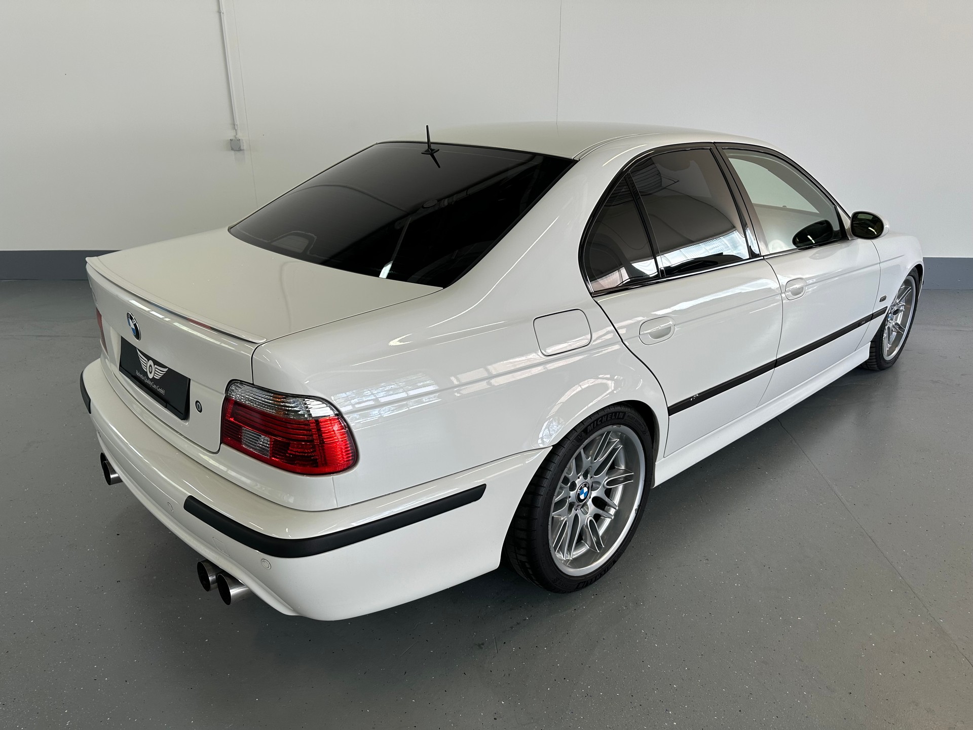 BMW M5-image-10