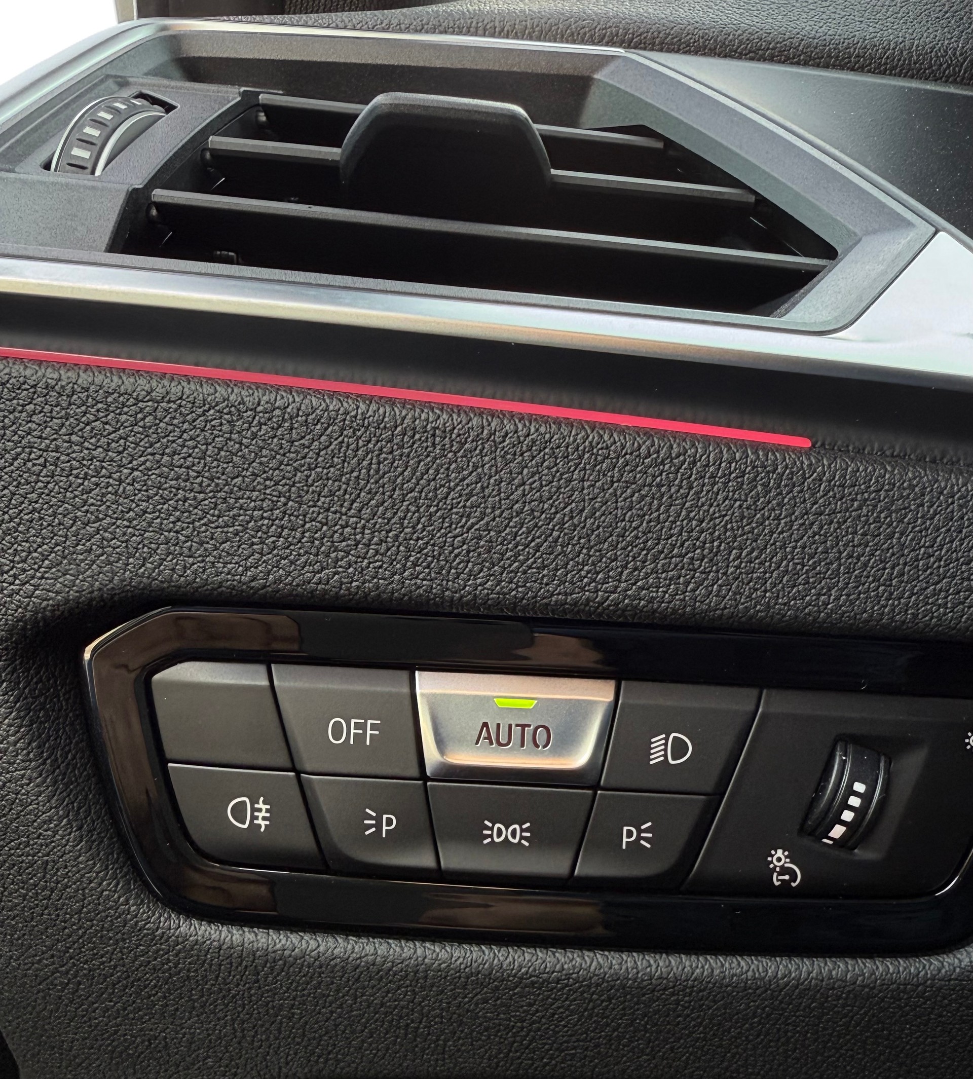 BMW 320d xDrive M Sport | VERKAUF AN PRIVAT-image-4