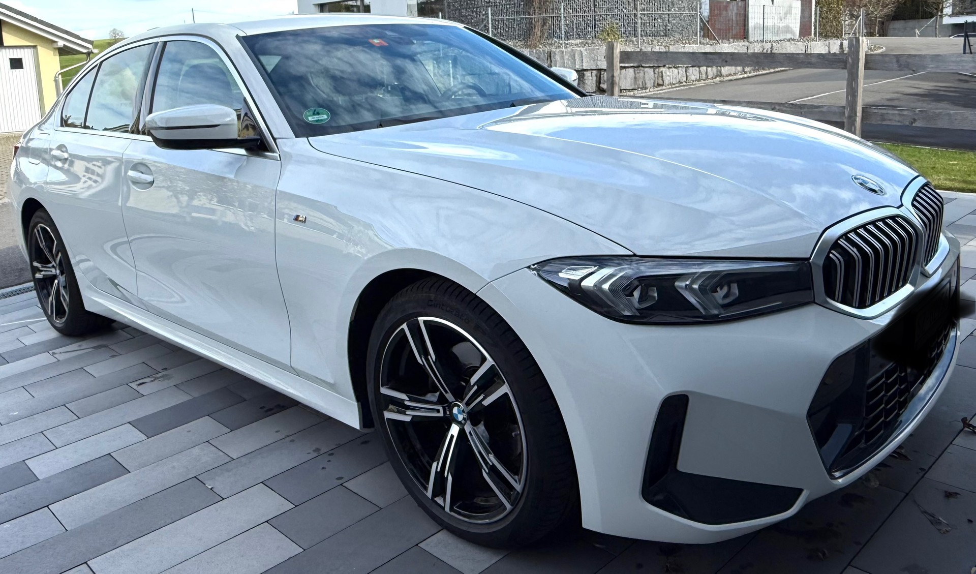 BMW 320d xDrive M Sport | VERKAUF AN PRIVAT-image-0