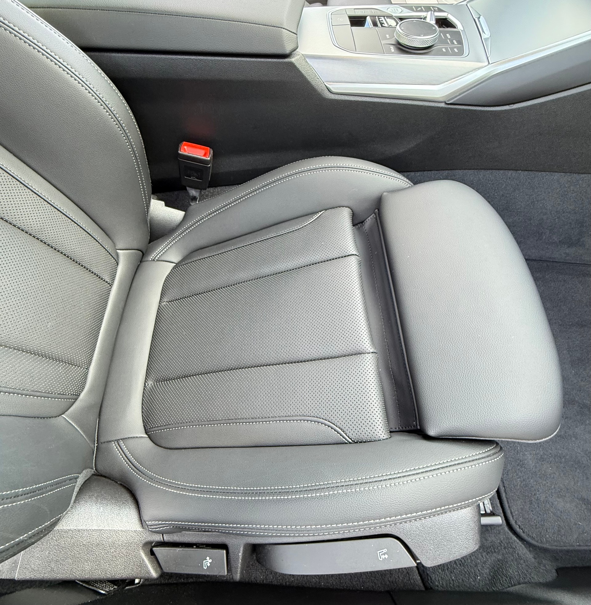 BMW 320d xDrive M Sport | VERKAUF AN PRIVAT-image-8