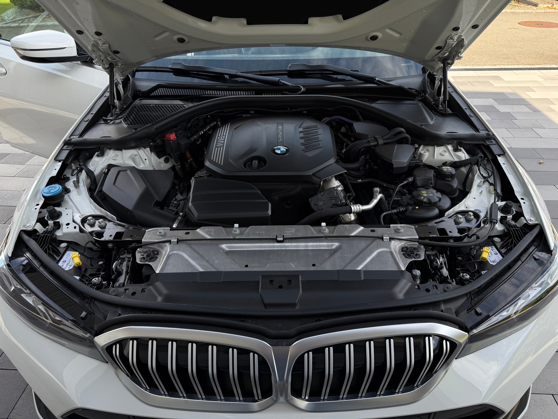 BMW 320d xDrive M Sport | VERKAUF AN PRIVAT-image-11