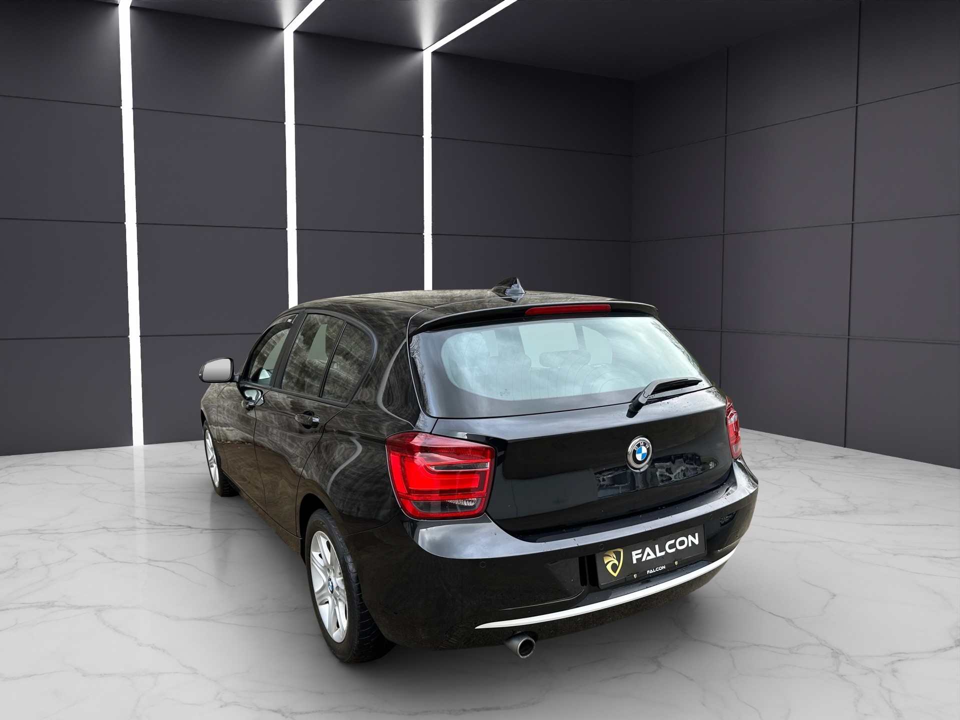 BMW 120d Urban Line Steptronic-image-3