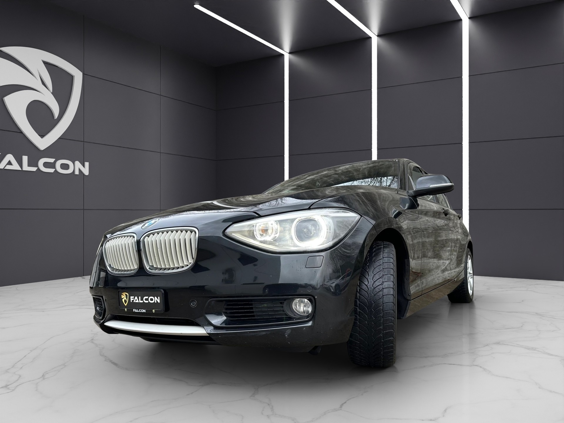BMW 120d Urban Line Steptronic-image-1
