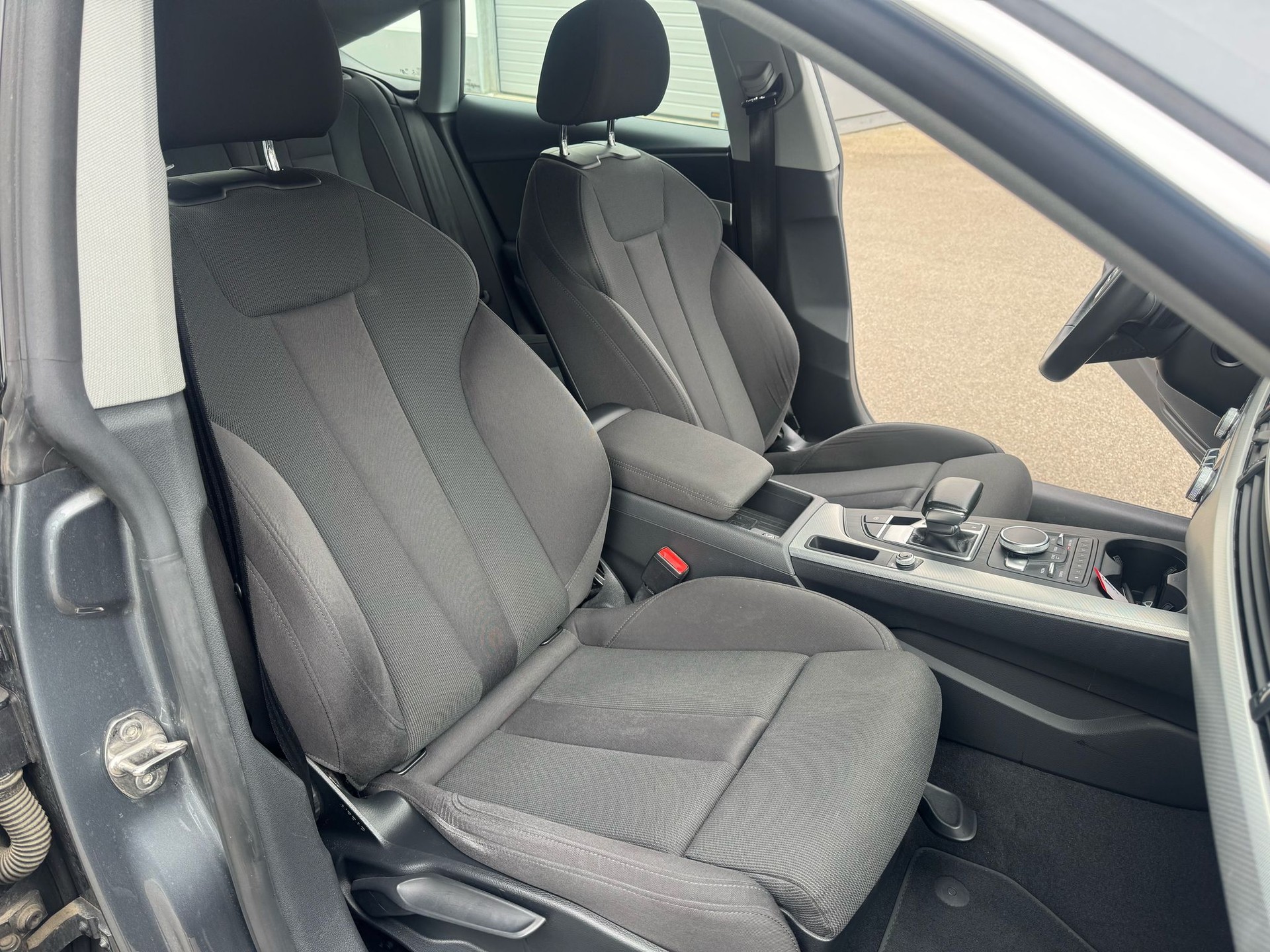 AUDI A5 Sportback 40 TDI Sport-image-10