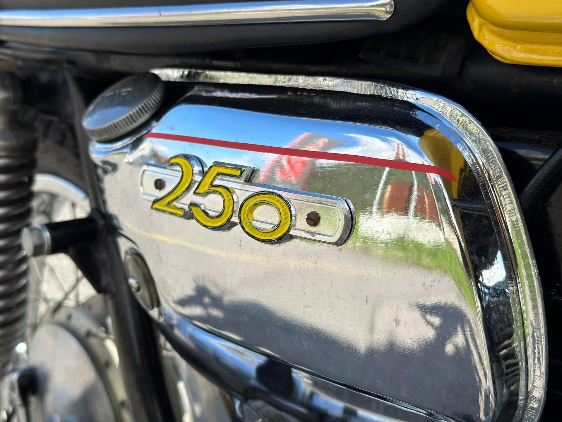 SUZUKI T250 VETERAN-image-11