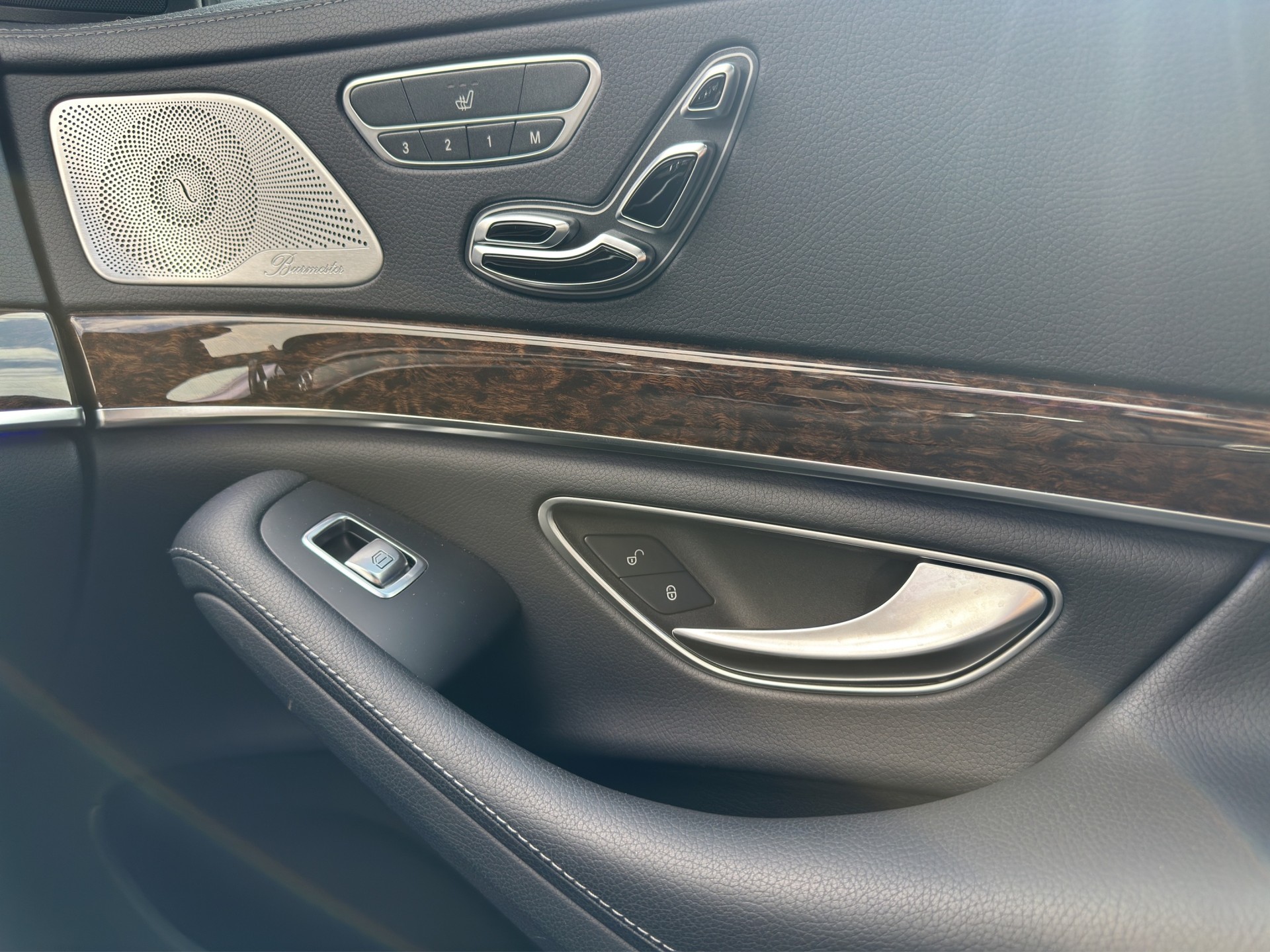 MERCEDES-BENZ S 400 Hybrid 7G-Tronic-image-16