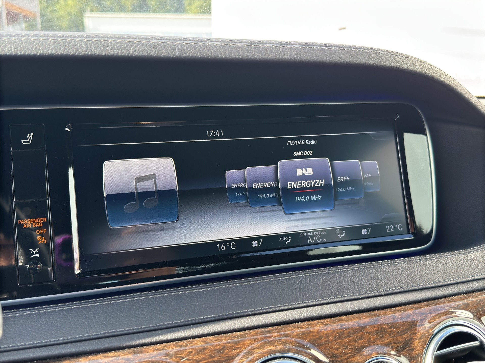 MERCEDES-BENZ S 400 Hybrid 7G-Tronic-image-31