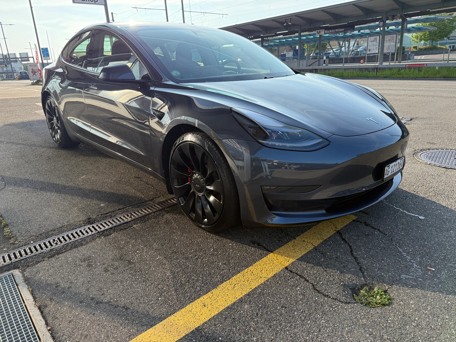 TESLA Facelift Model 3 Performance 514 km (WLTP) Dual Motor AWD Leasingzins 3.98% Leasing ab 297.- monatl.-image-3