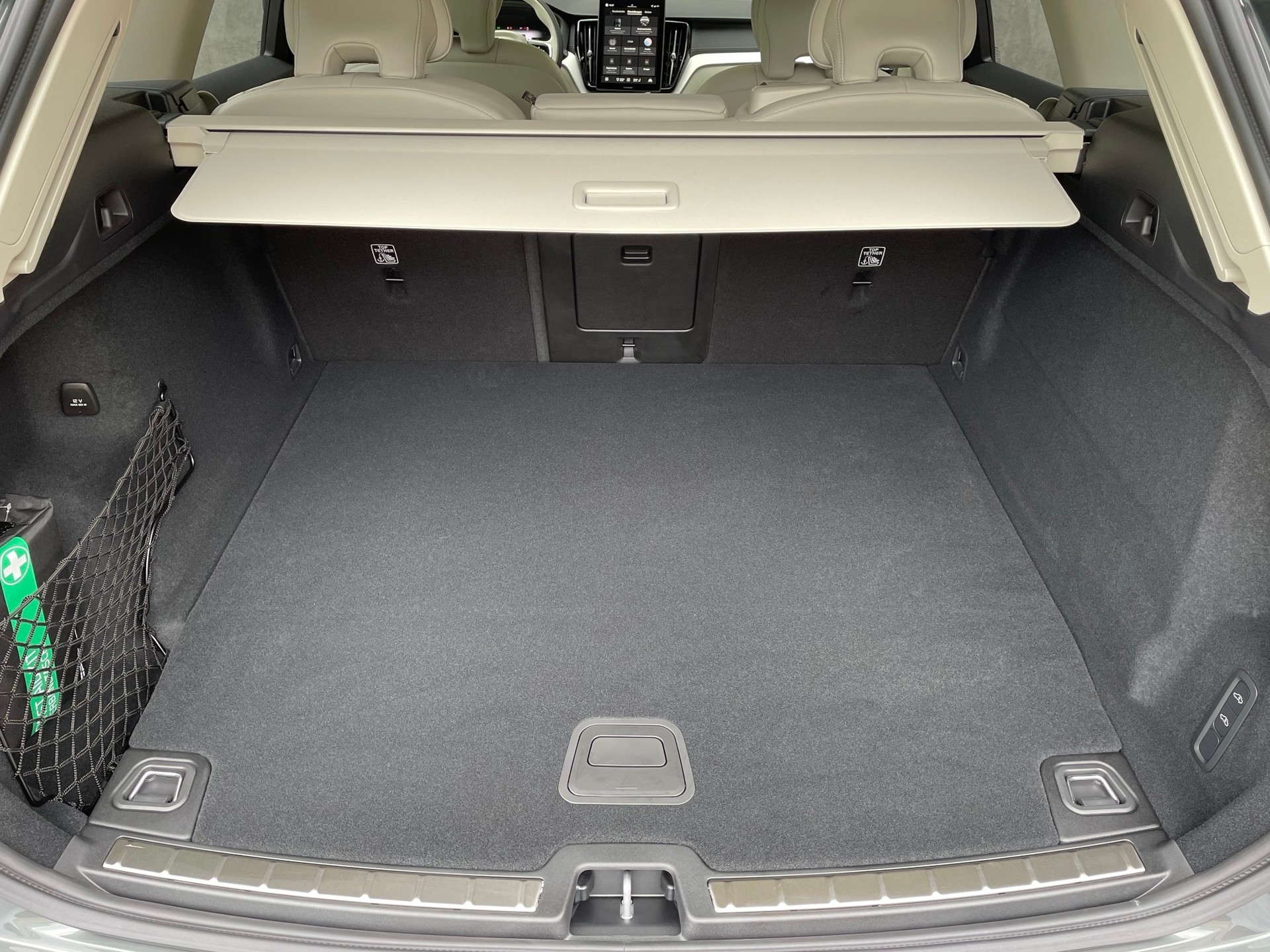VOLVO XC60 2.0 T6 TE Ultra Dark eAWD-image-6