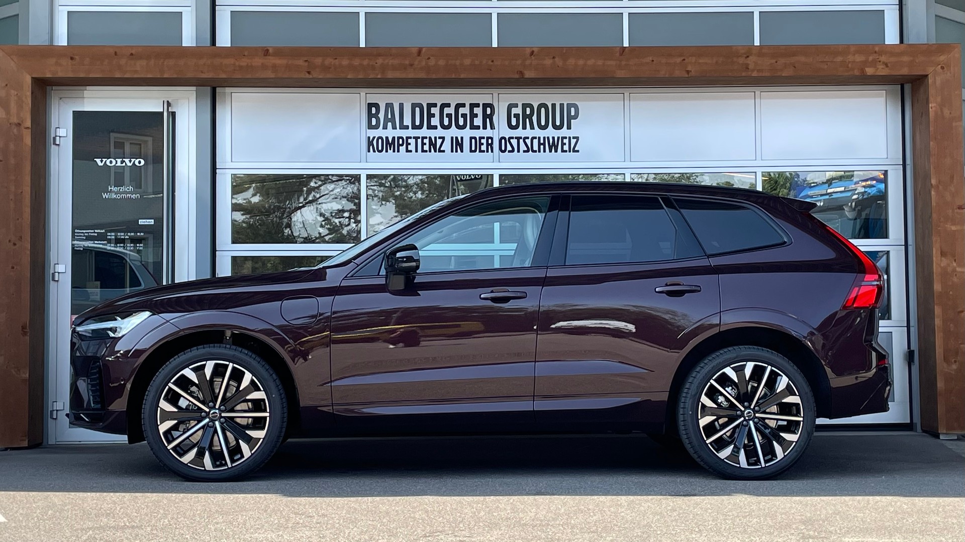 VOLVO XC60 2.0 T6 TE Ultra Dark eAWD-image-8