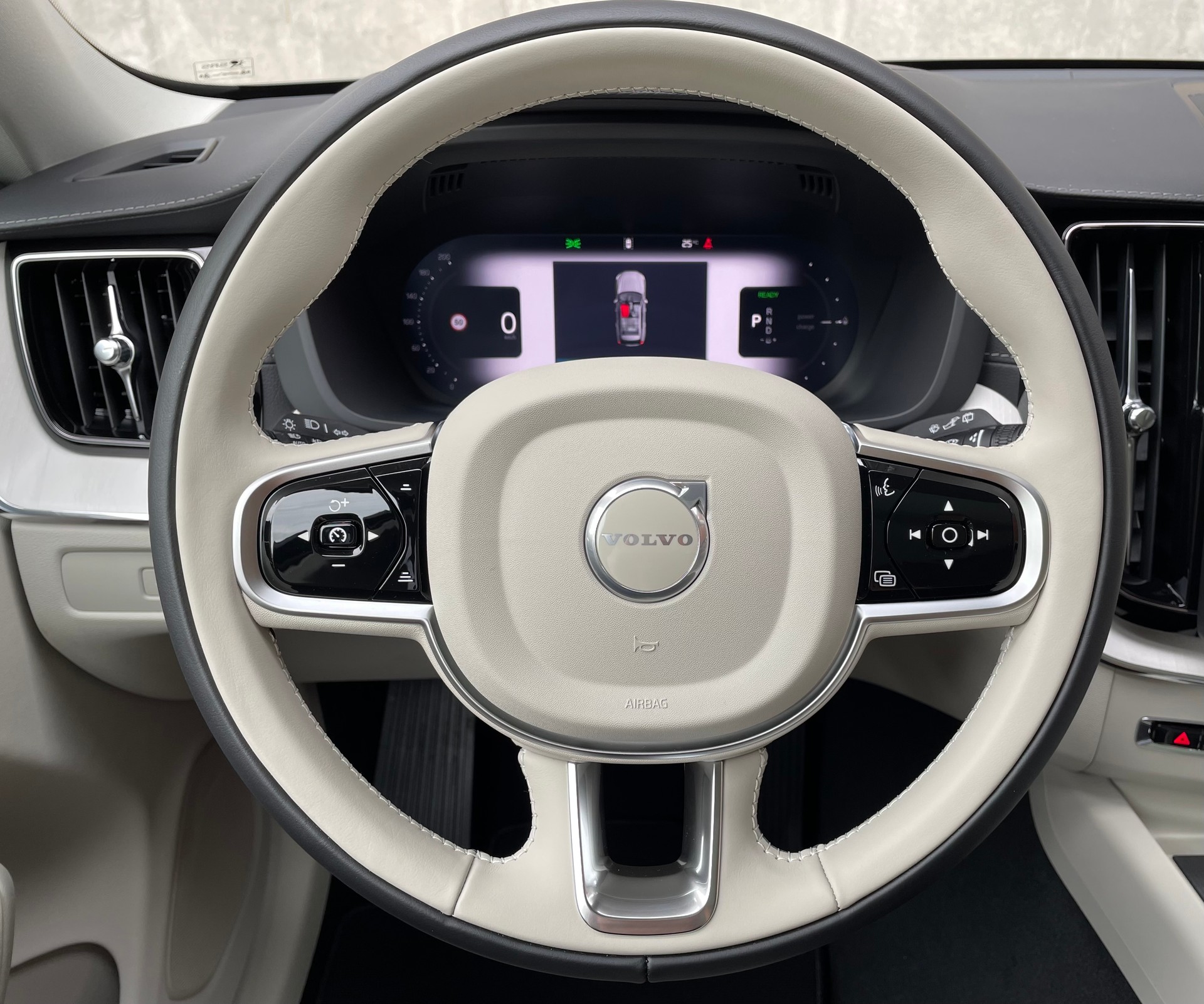 VOLVO XC60 2.0 T6 TE Ultra Dark eAWD-image-13