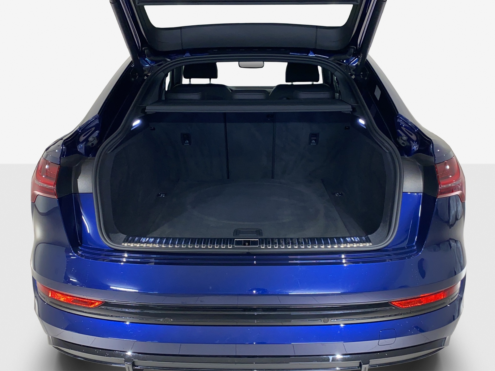 AUDI e-tron 55 Sportback S Line Black Edition quattro-image-9
