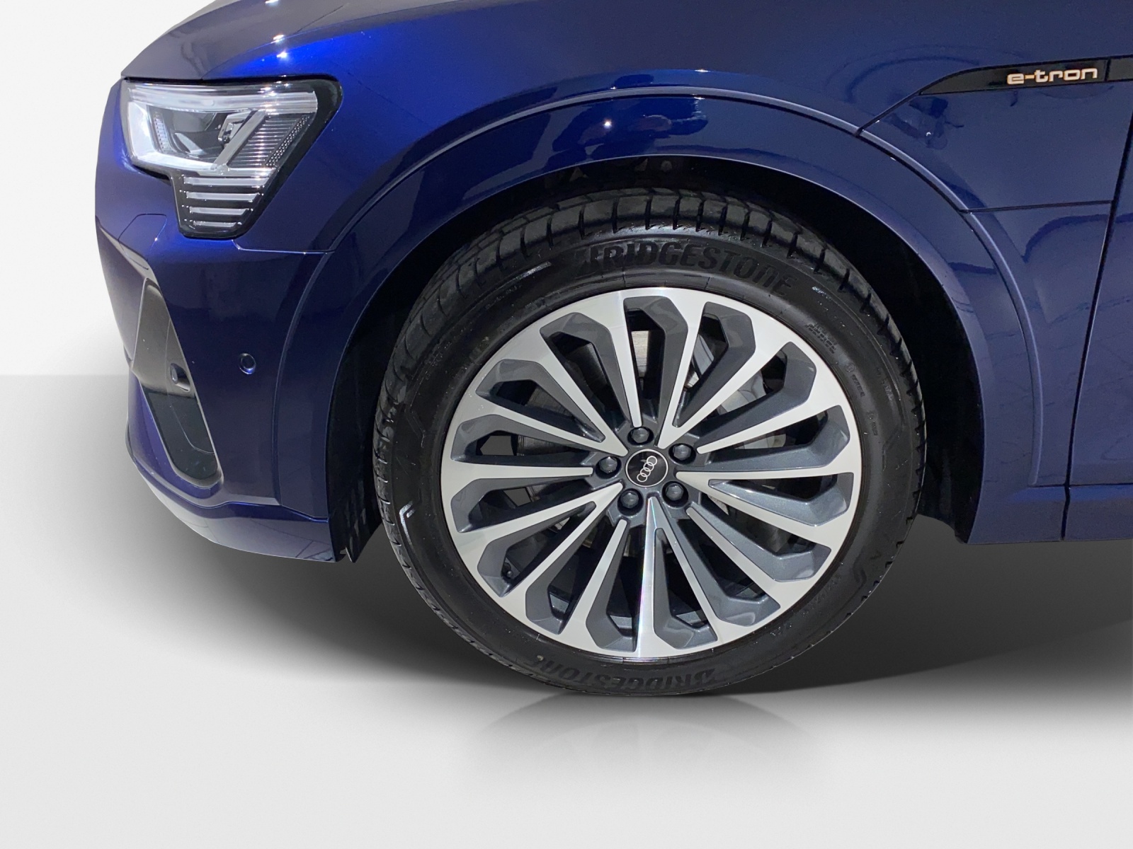 AUDI e-tron 55 Sportback S Line Black Edition quattro-image-11