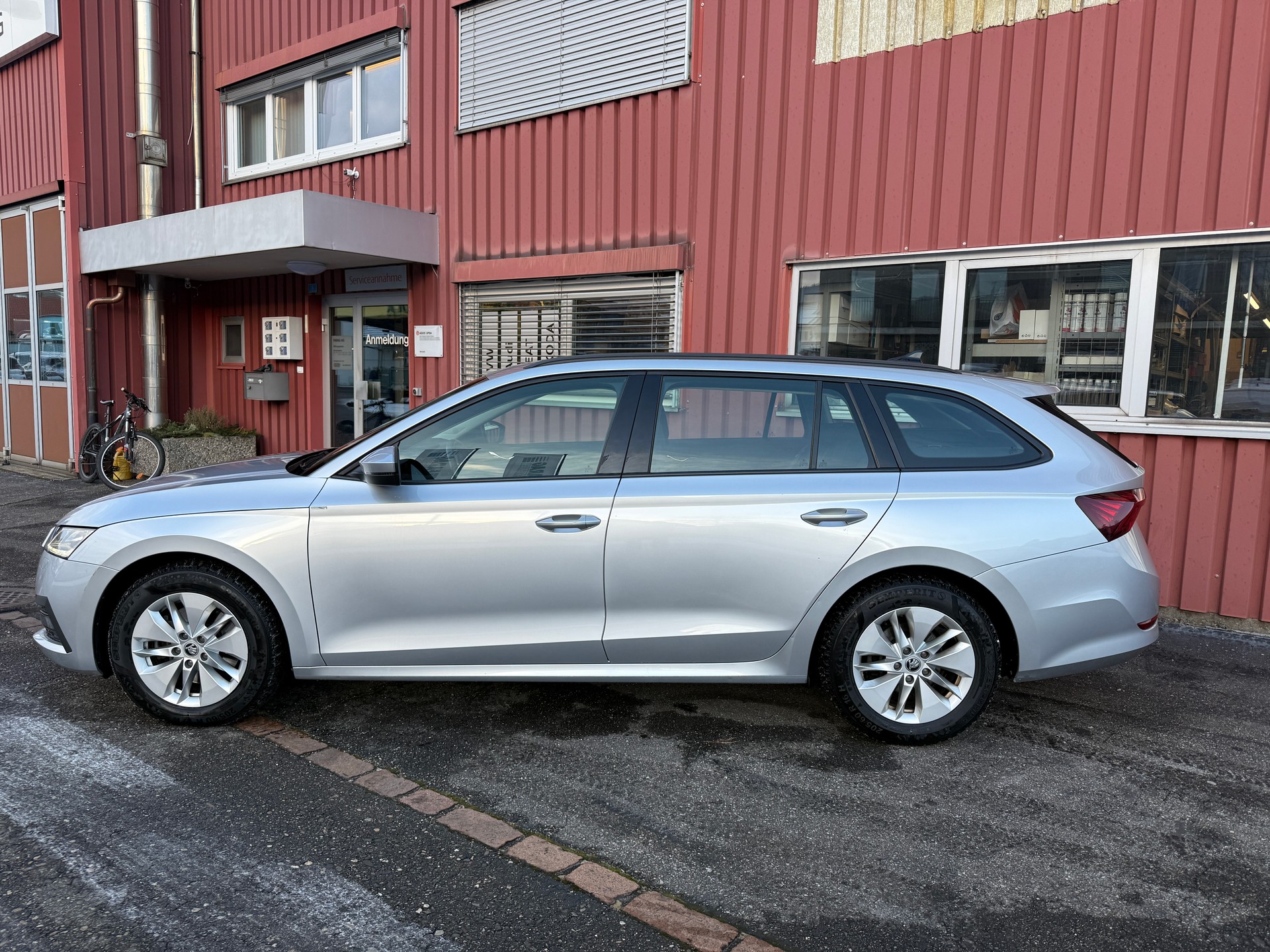 SKODA Octavia Combi 2.0 TDI DSG Ambition 4x4-image-1