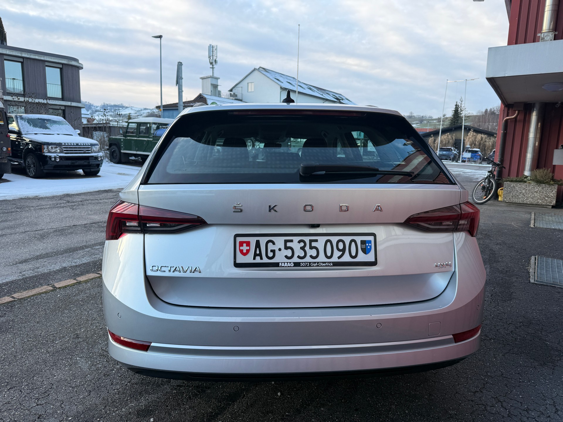 SKODA Octavia Combi 2.0 TDI DSG Ambition 4x4-image-4