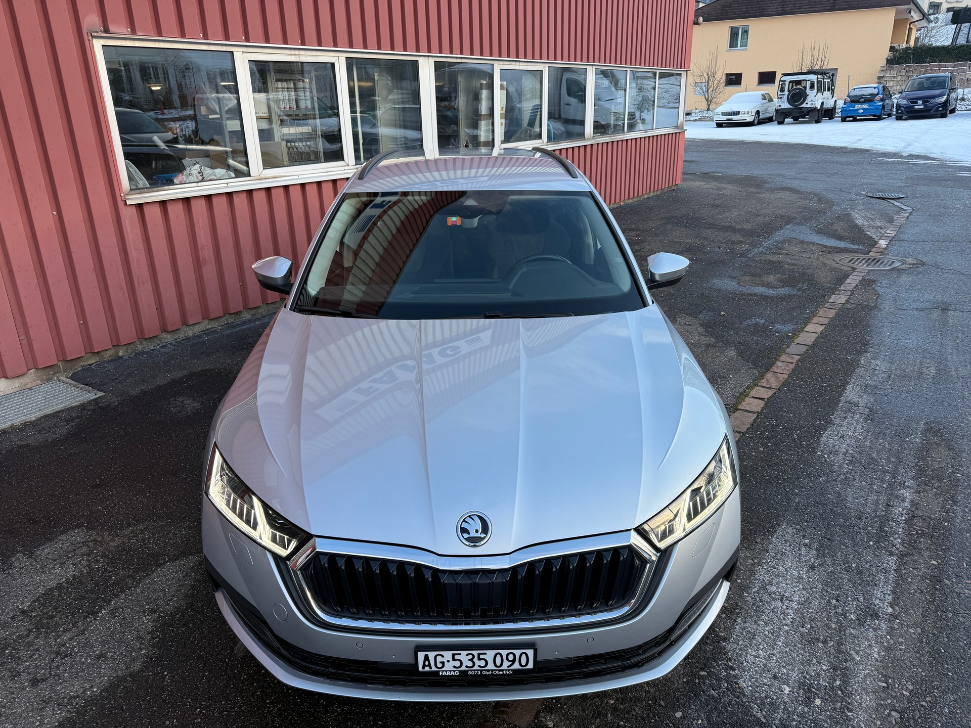 SKODA Octavia Combi 2.0 TDI DSG Ambition 4x4-image-2