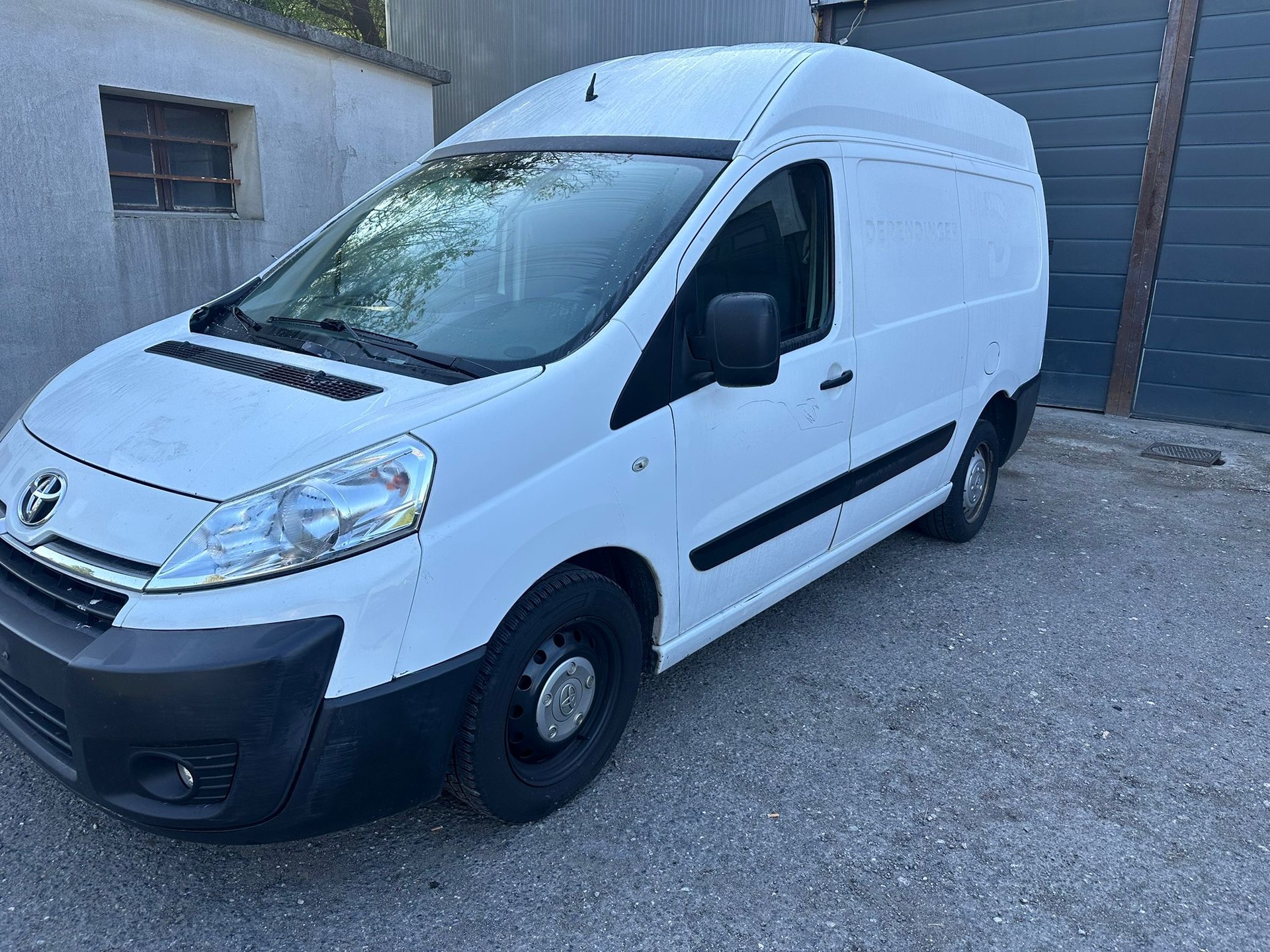 TOYOTA Proace 2.0D Panel Van Terra L2H2-image-4