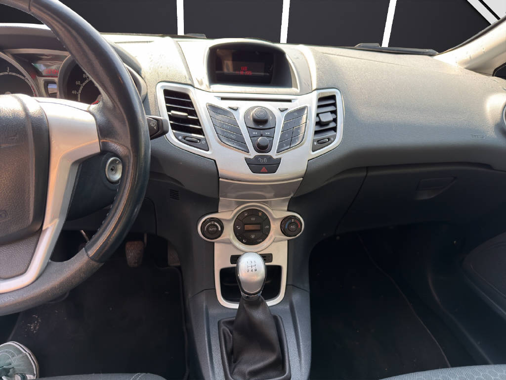 FORD Fiesta 1.6 TDCi Titanium-image-15