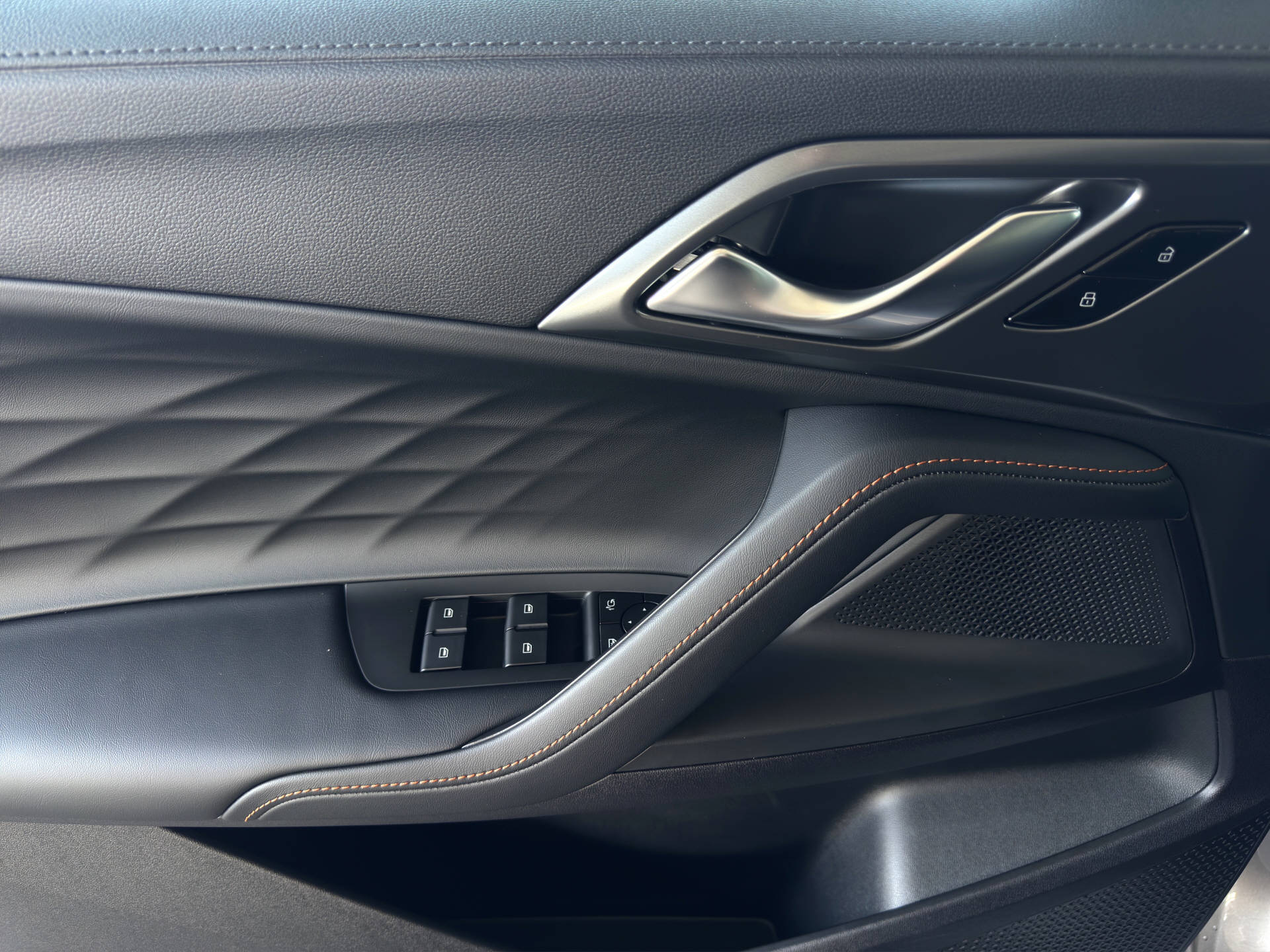 MG HS 1.5 Vti-Tech Luxury-image-6
