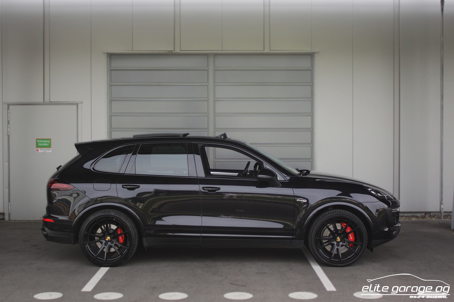 PORSCHE Cayenne Turbo ALL BLACK APPROVED BIS 02.2027-image-5