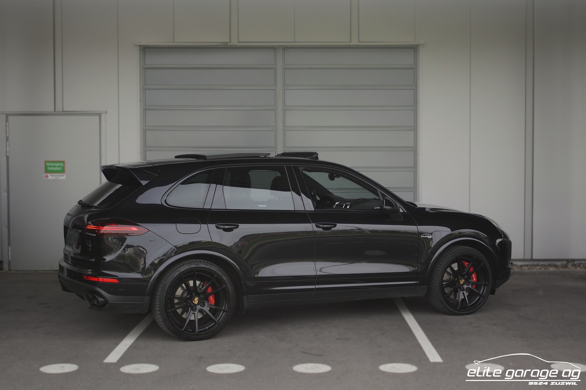 PORSCHE Cayenne Turbo ALL BLACK APPROVED BIS 02.2027-image-4