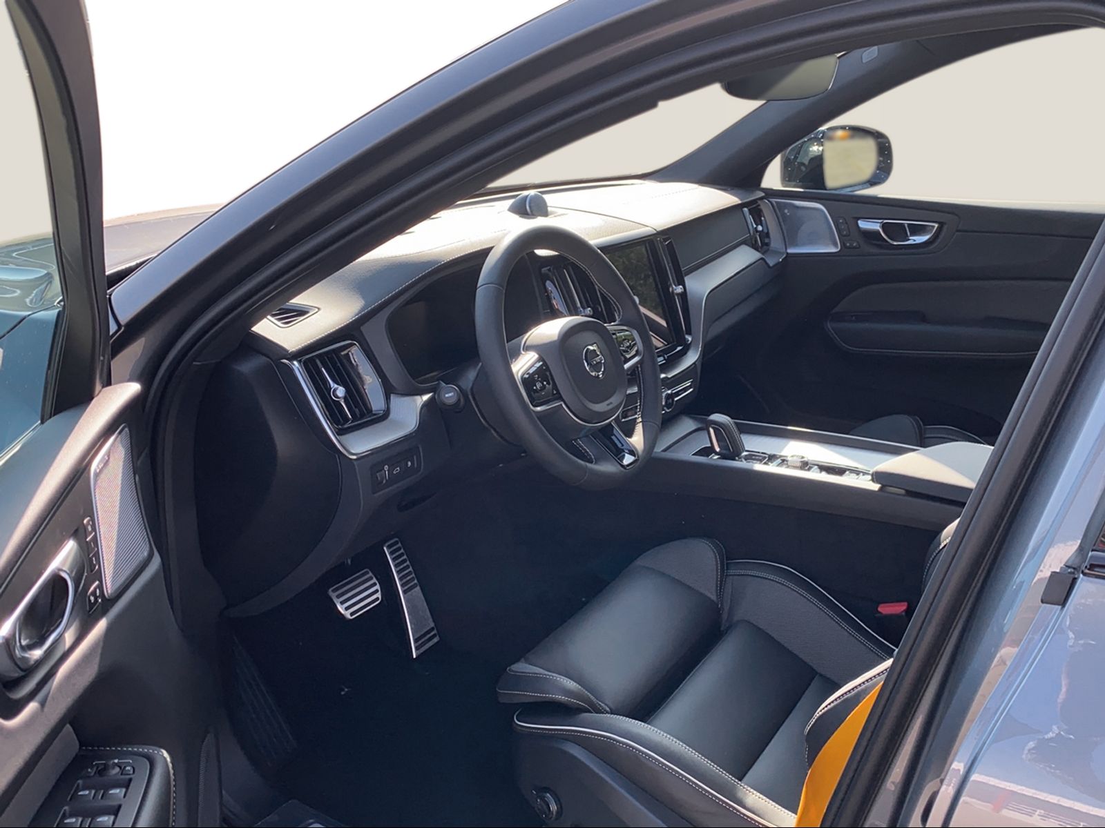 VOLVO XC60 2.0 T8 TE Polestar eAWD-image-8