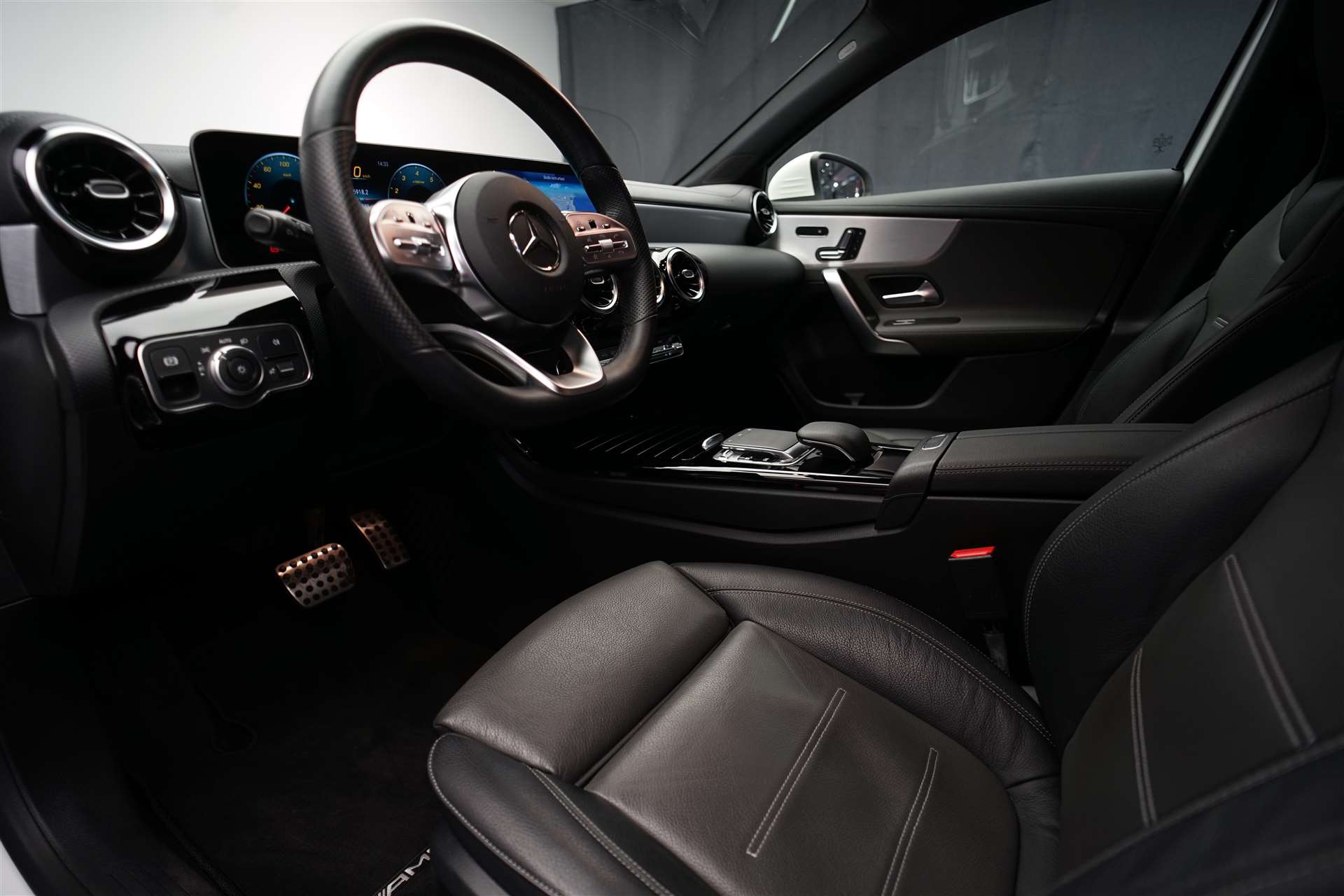 MERCEDES-BENZ A 250 4Matic AMG Line 7G-DCT *CH-Fahrzeug* *Head-Up* *LED*-image-15
