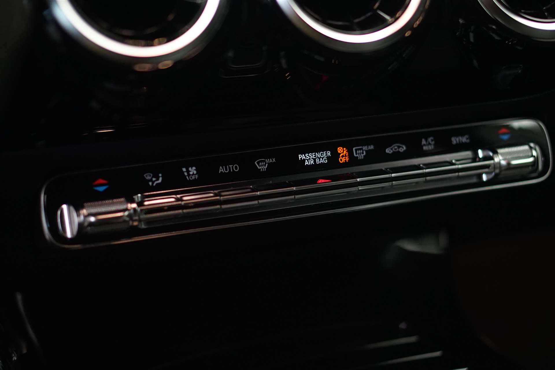 MERCEDES-BENZ A 250 4Matic AMG Line 7G-DCT *CH-Fahrzeug* *Head-Up* *LED*-image-29