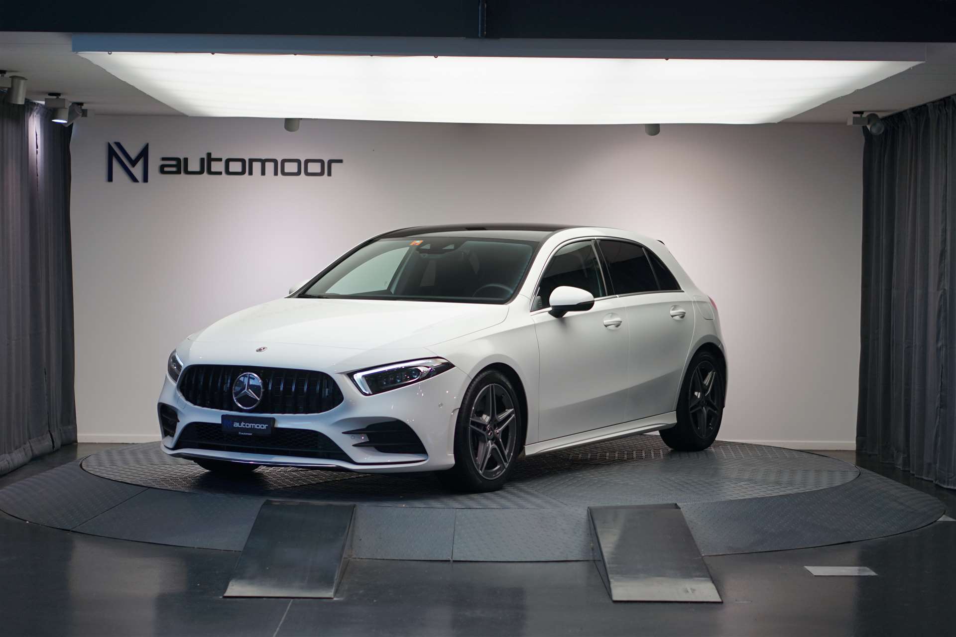 MERCEDES-BENZ A 250 4Matic AMG Line 7G-DCT *CH-Fahrzeug* *Head-Up* *LED*