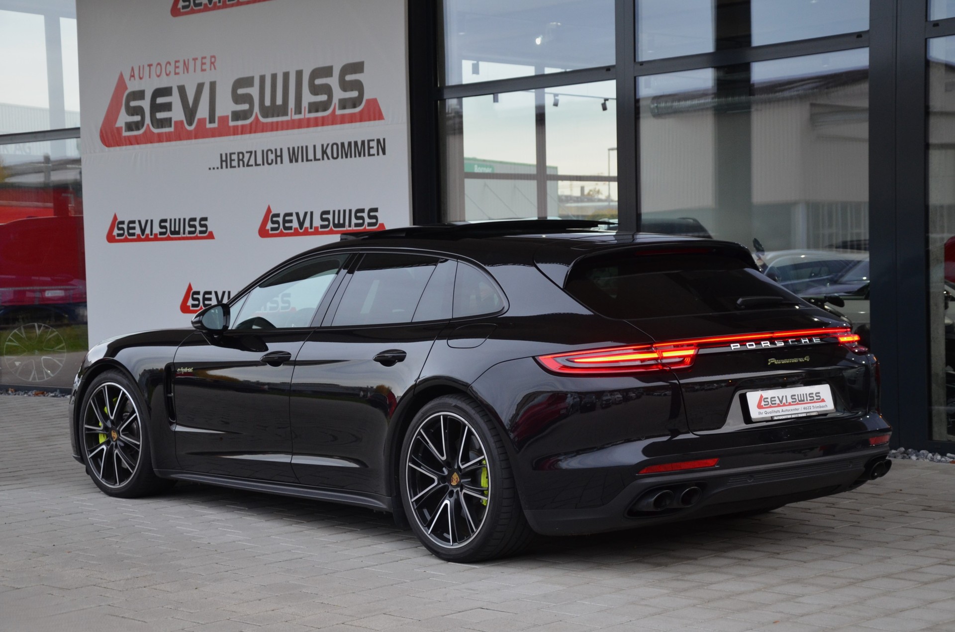 PORSCHE Panamera 4 E-Hybrid Sport Turismo PDK-image-5