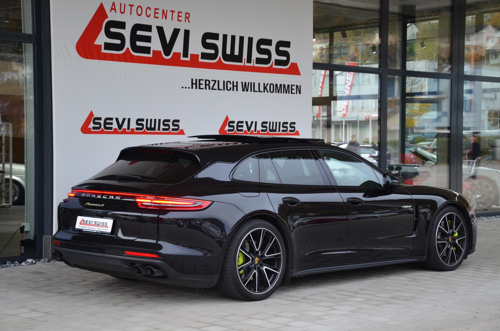 PORSCHE Panamera 4 E-Hybrid Sport Turismo PDK-image-4