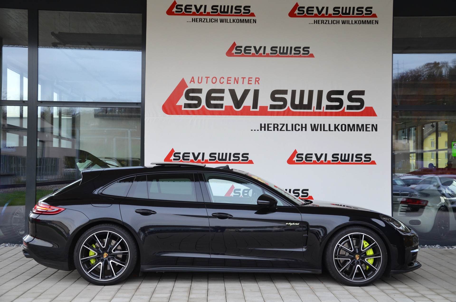 PORSCHE Panamera 4 E-Hybrid Sport Turismo PDK-image-3