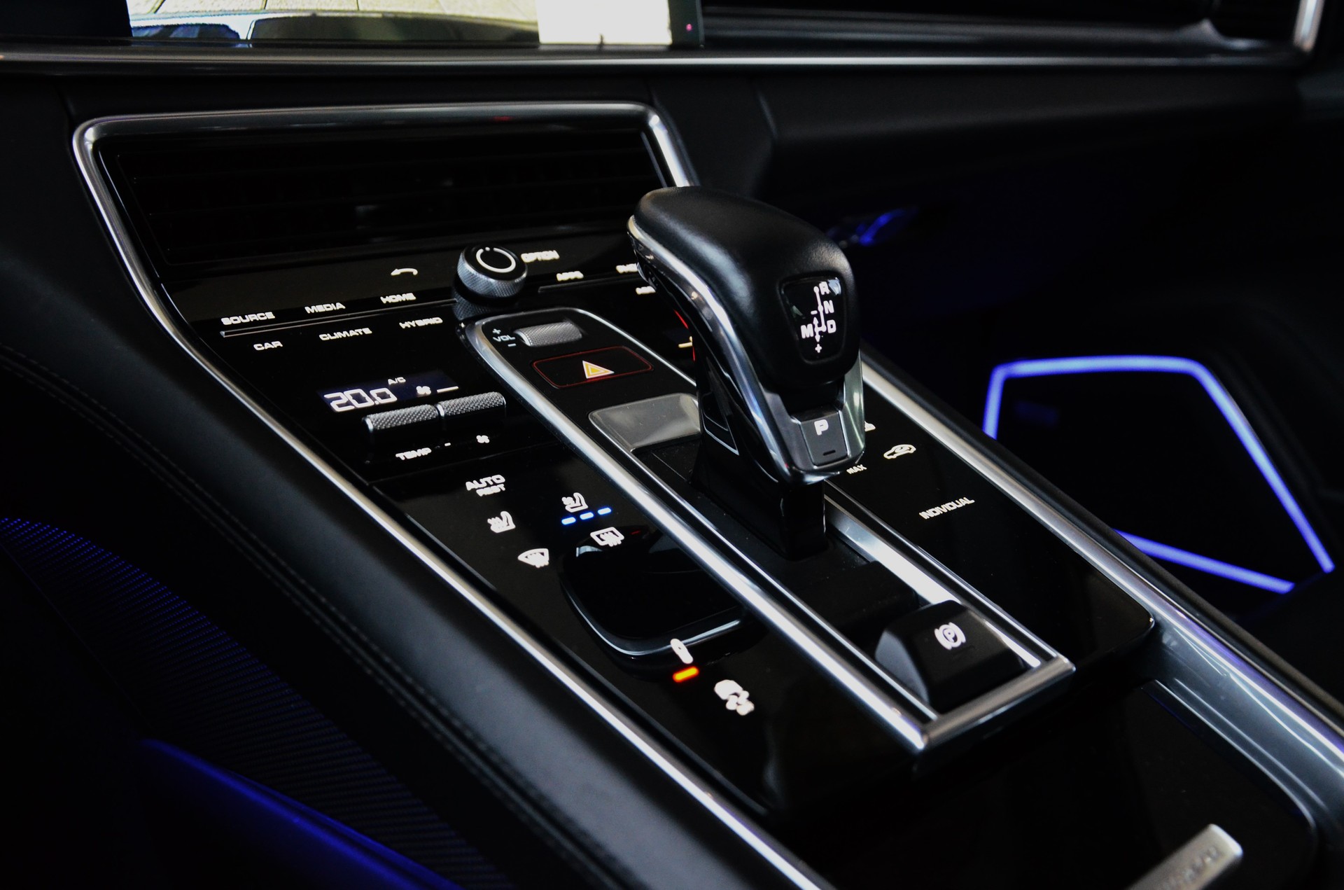 PORSCHE Panamera 4 E-Hybrid Sport Turismo PDK-image-16