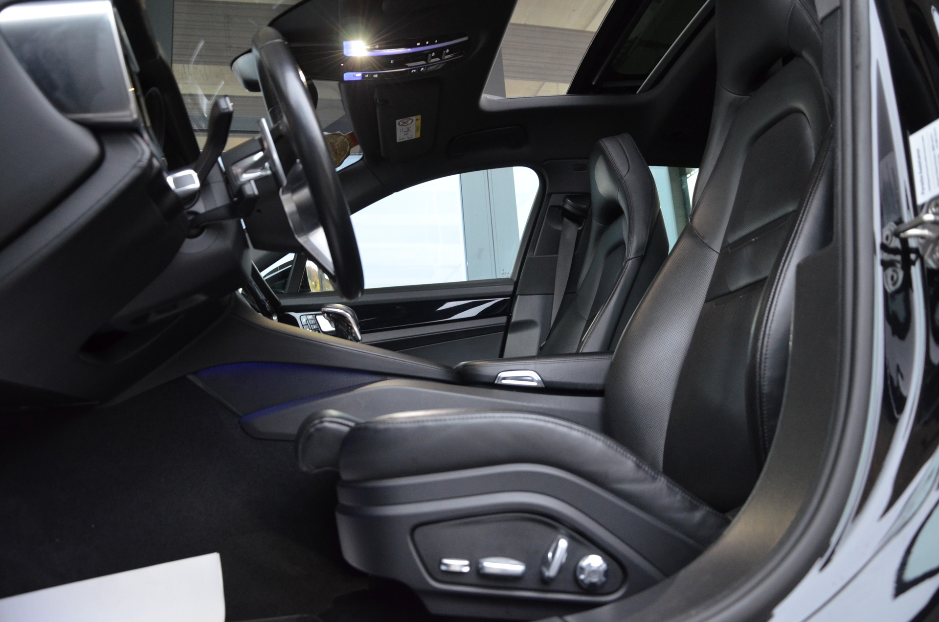 PORSCHE Panamera 4 E-Hybrid Sport Turismo PDK-image-9