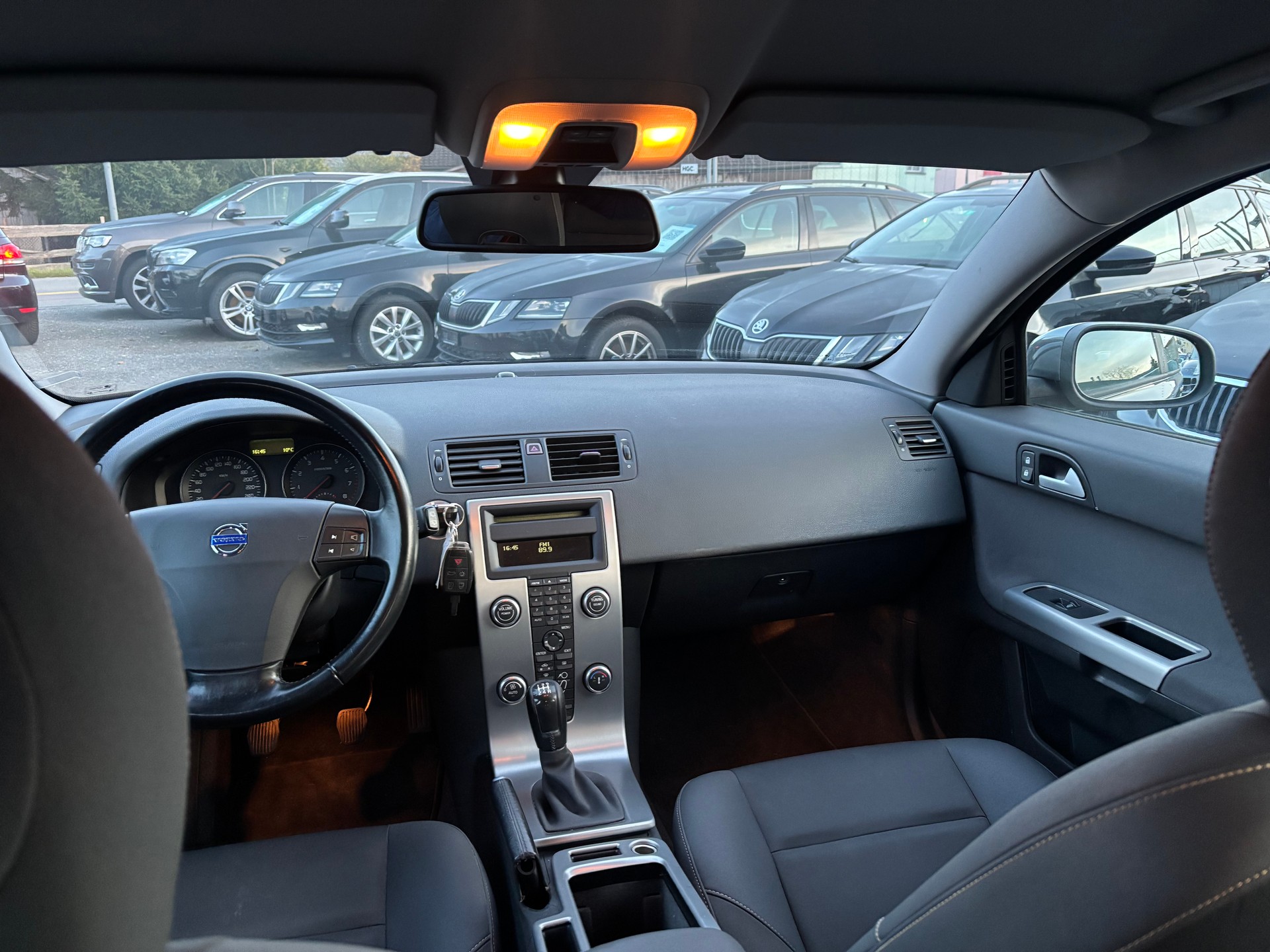 VOLVO V50 1.6 Momentum-image-7