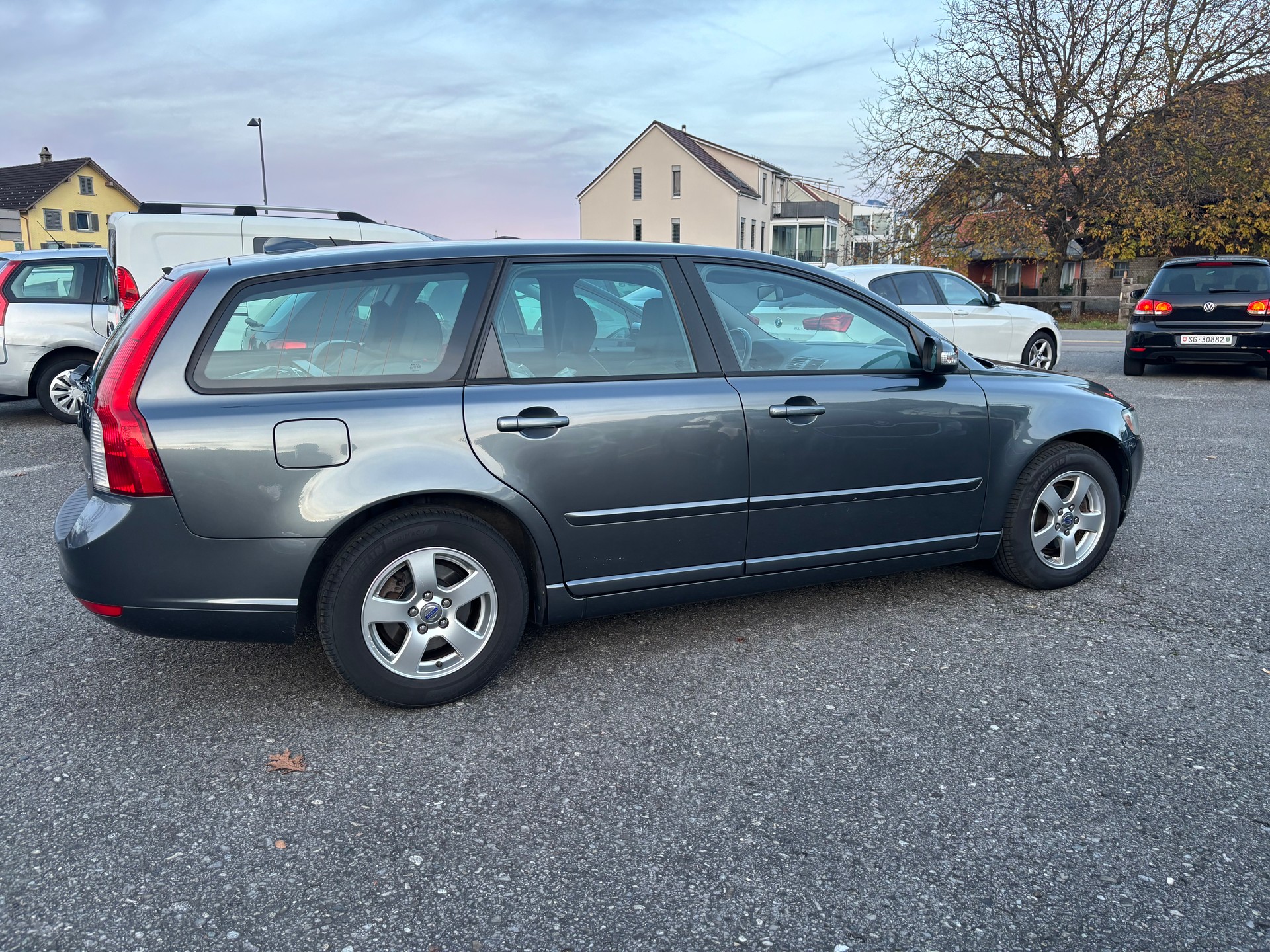 VOLVO V50 1.6 Momentum-image-2