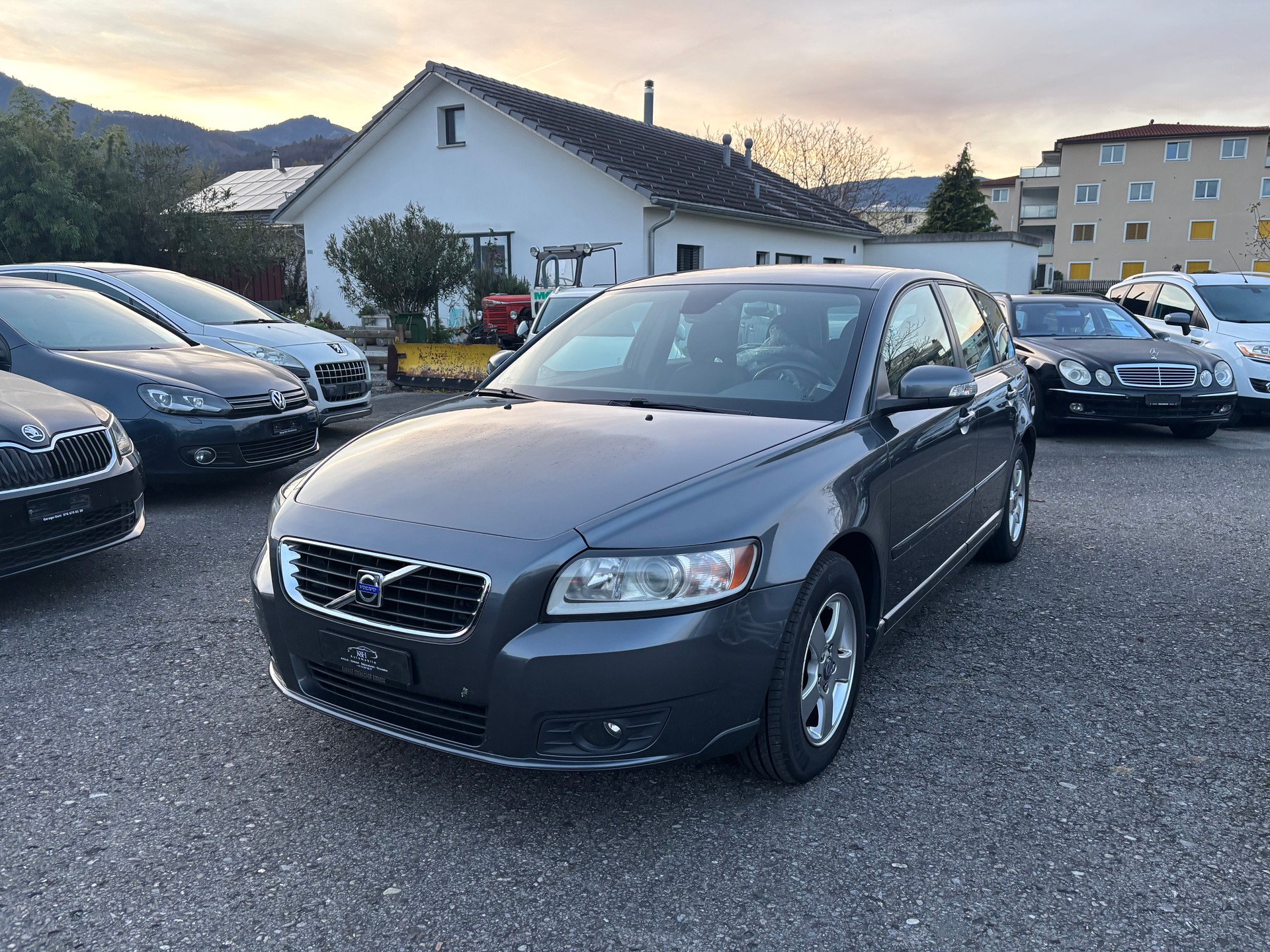 VOLVO V50 1.6 Momentum-image-1