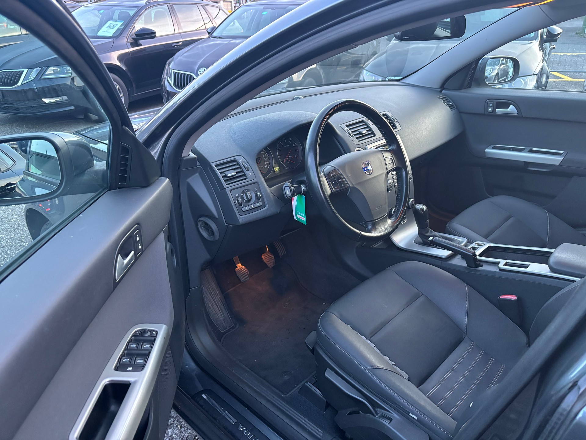 VOLVO V50 1.6 Momentum-image-6