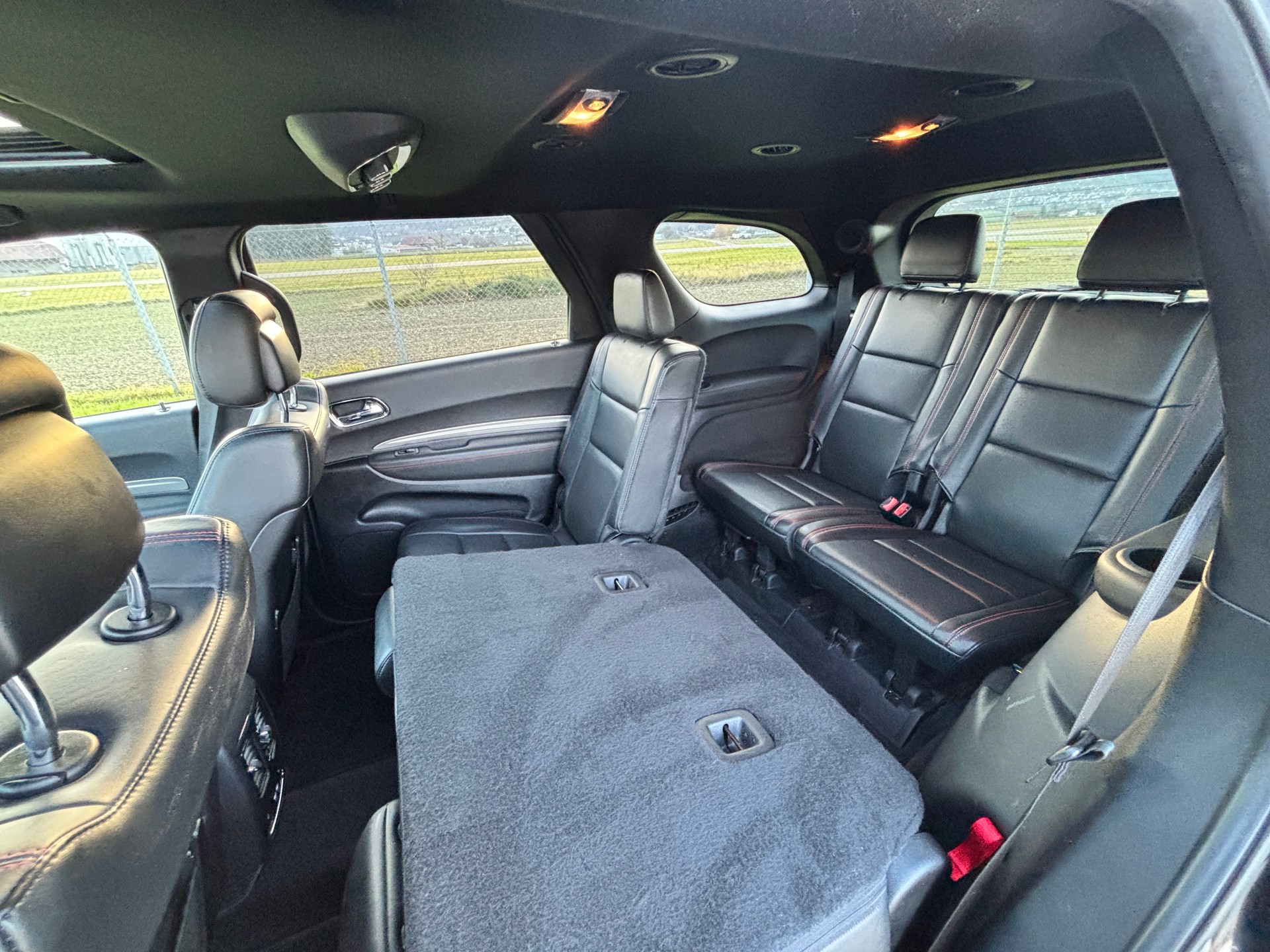 DODGE Durango R/T-image-12
