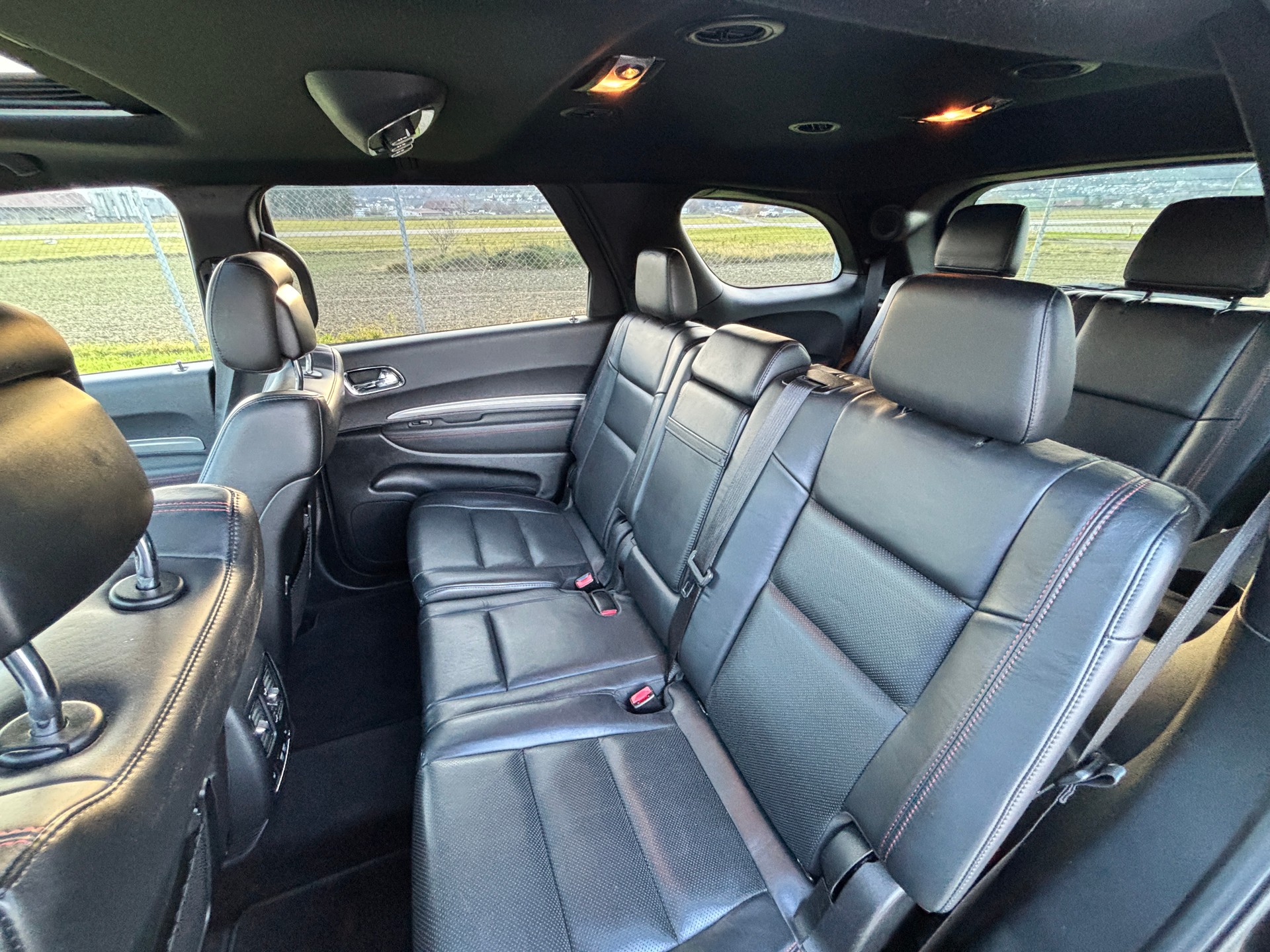 DODGE Durango R/T-image-11