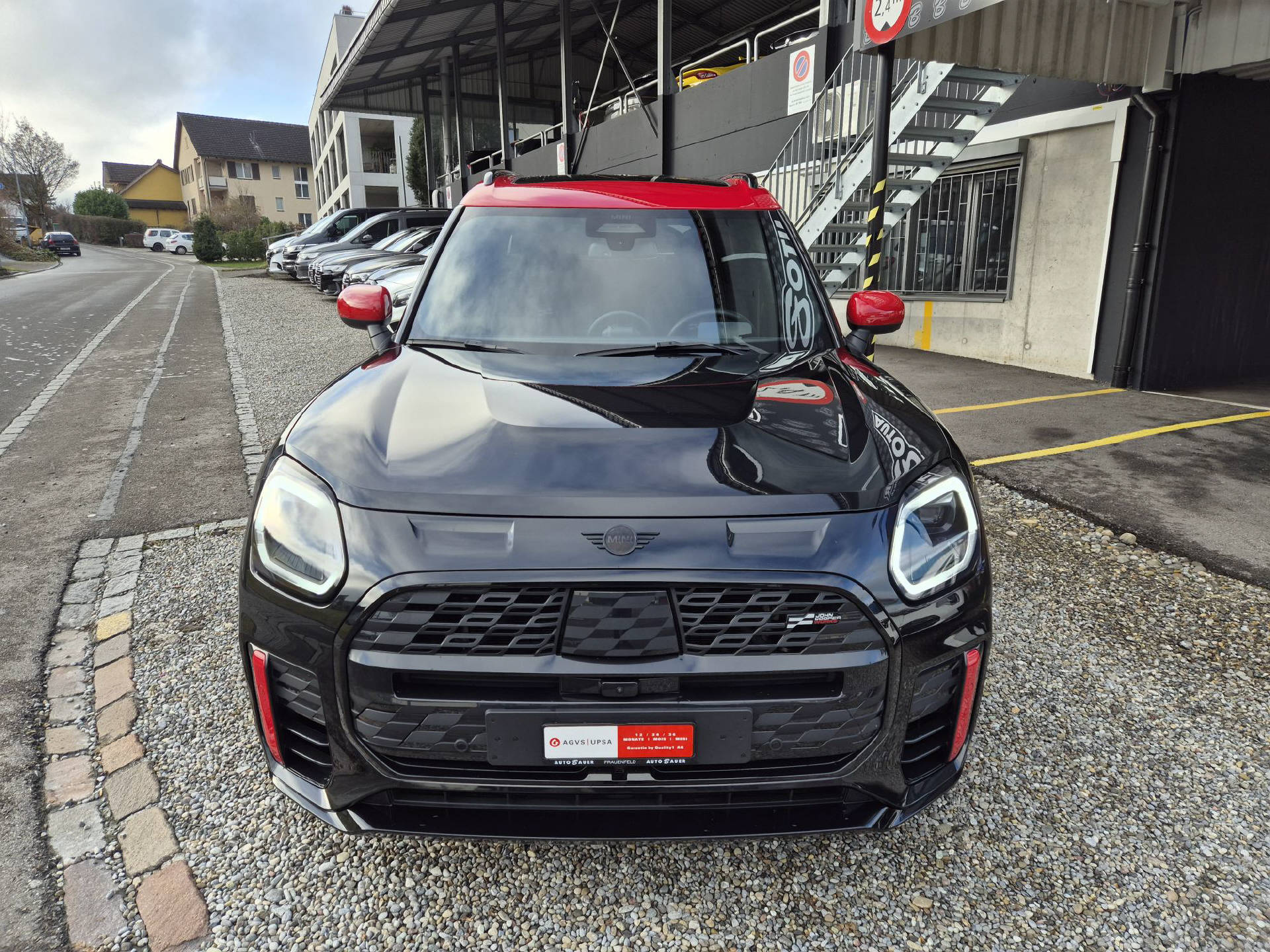 MINI Countryman U25 2.0i John Cooper Works ALL4 300-image-2