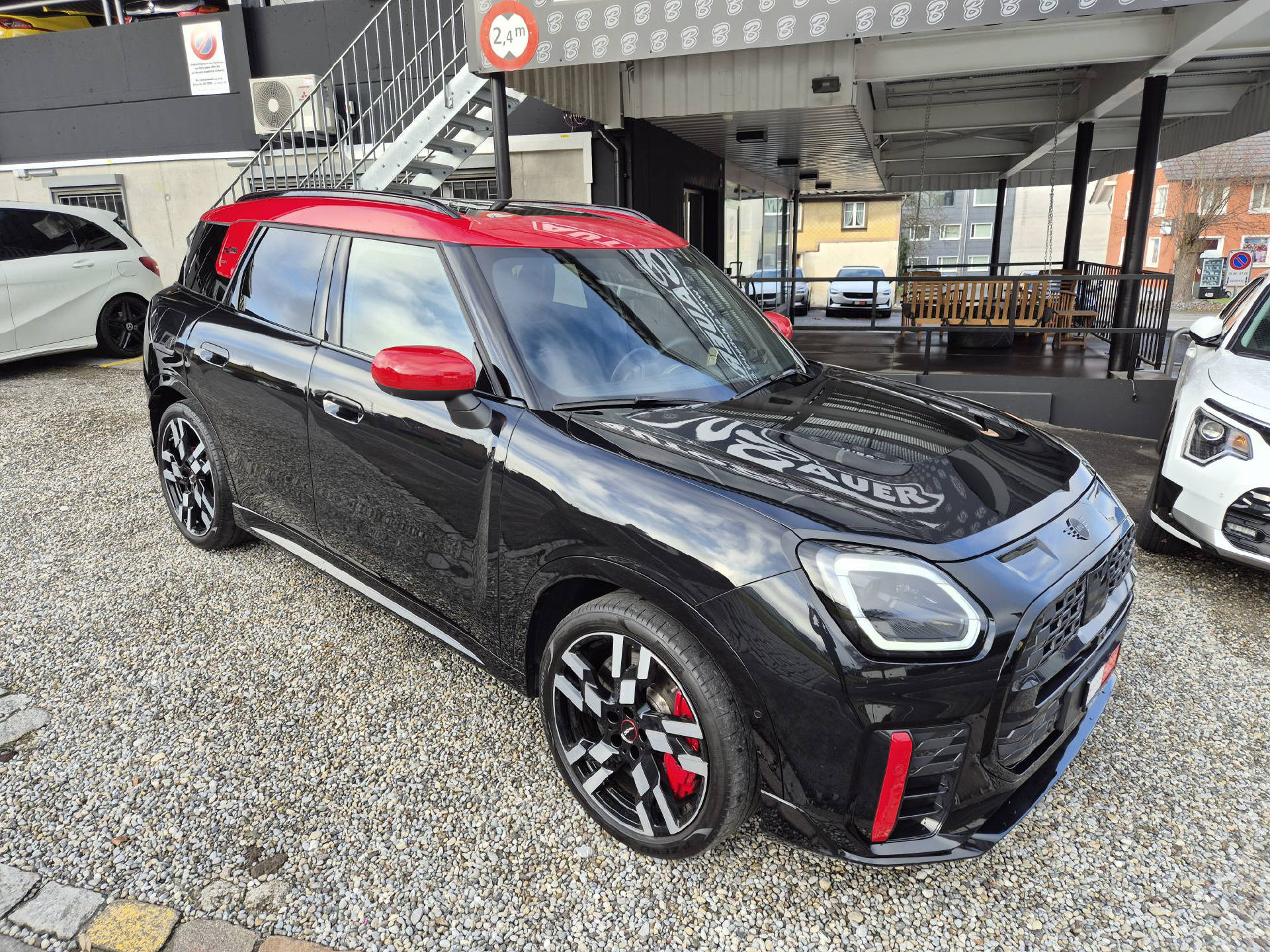 MINI Countryman U25 2.0i John Cooper Works ALL4 300-image-1