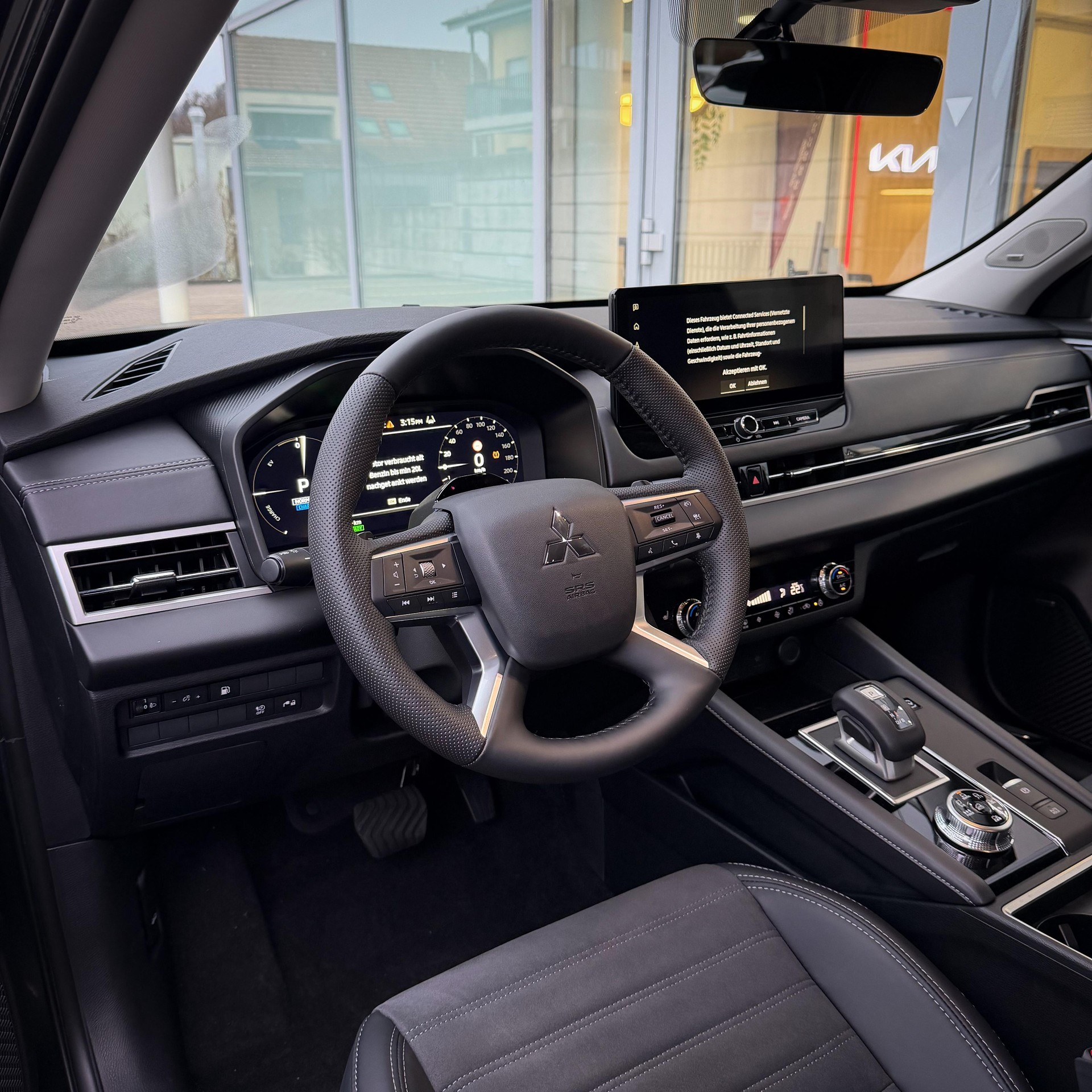 MITSUBISHI Outlander 2.4 PHEV Invite 4x4-image-4